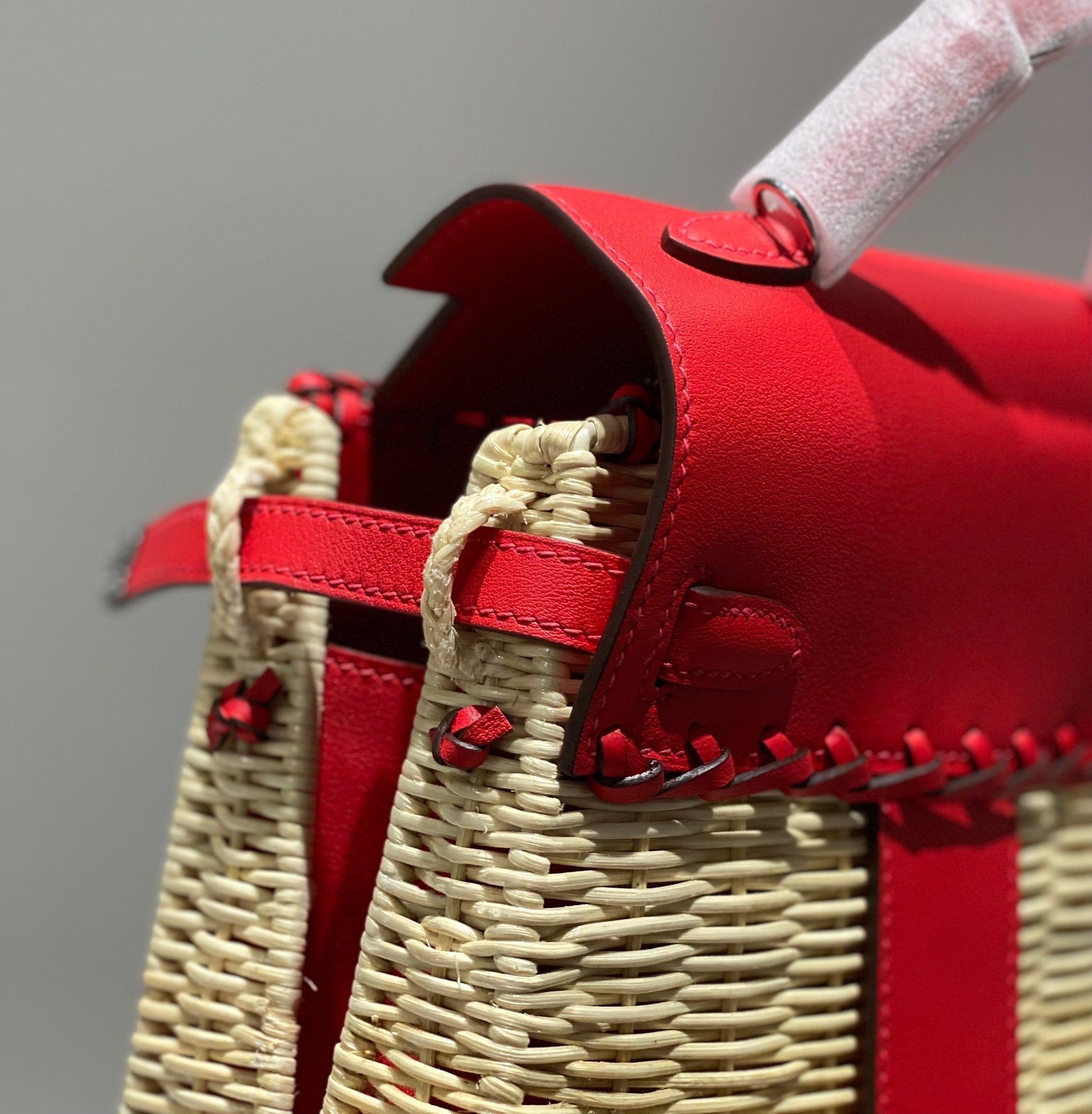 HM Kelly 20 Picnic Kelly Red Bamboo And Rattan