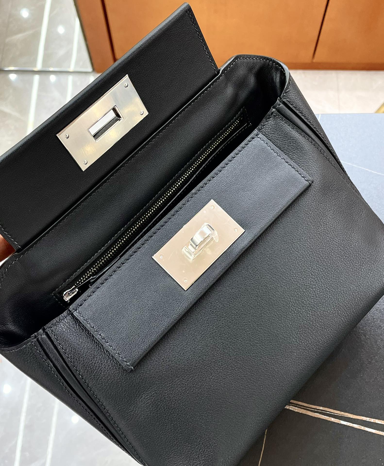Hermes 21 Bag Black with Silver Buckle Calfskin 250278