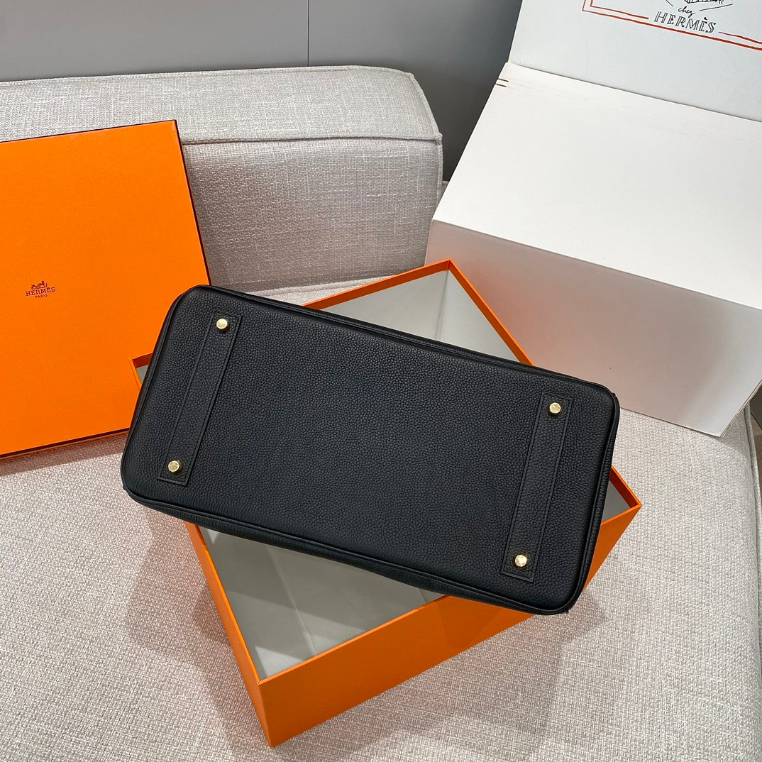 HM Shoulder Birkin 42 Black Cowhide with Gold Hardware 237640