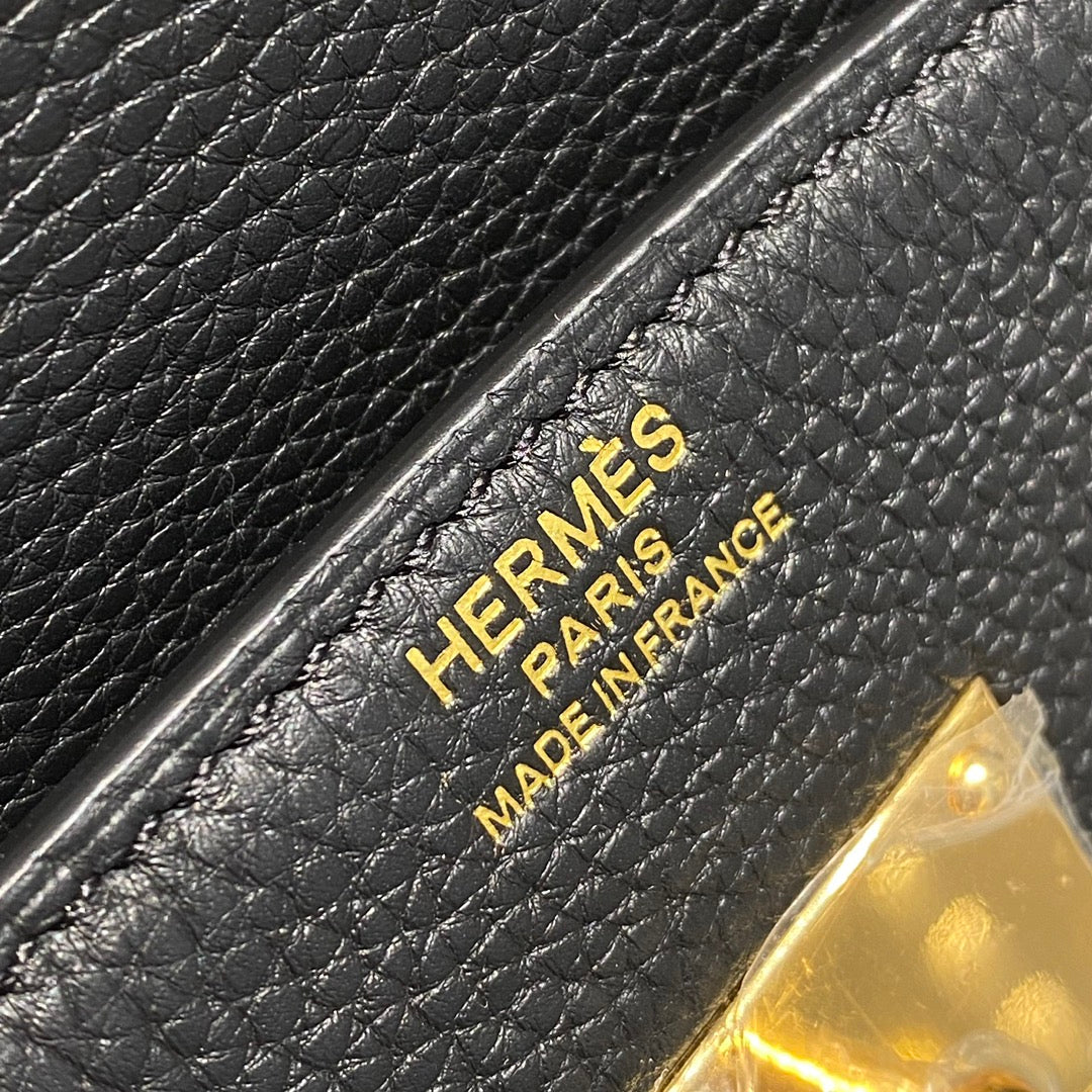 HM Shoulder Birkin 42 Black Cowhide with Gold Hardware 237640