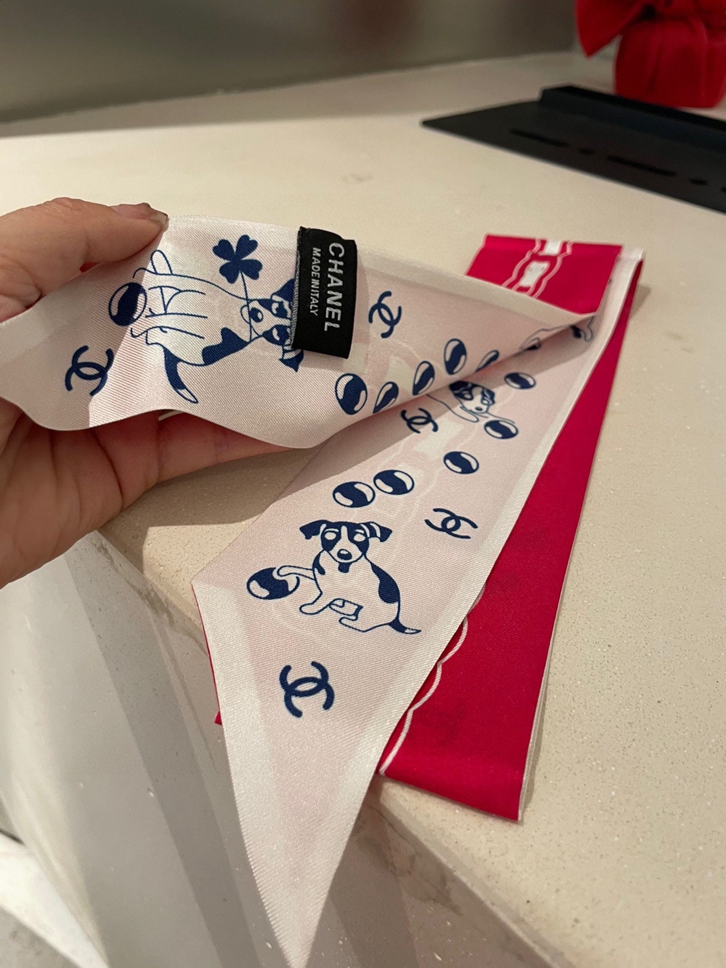 CC  Twilly Mini Scarf 120cm Red White Mulberry Silk 798813