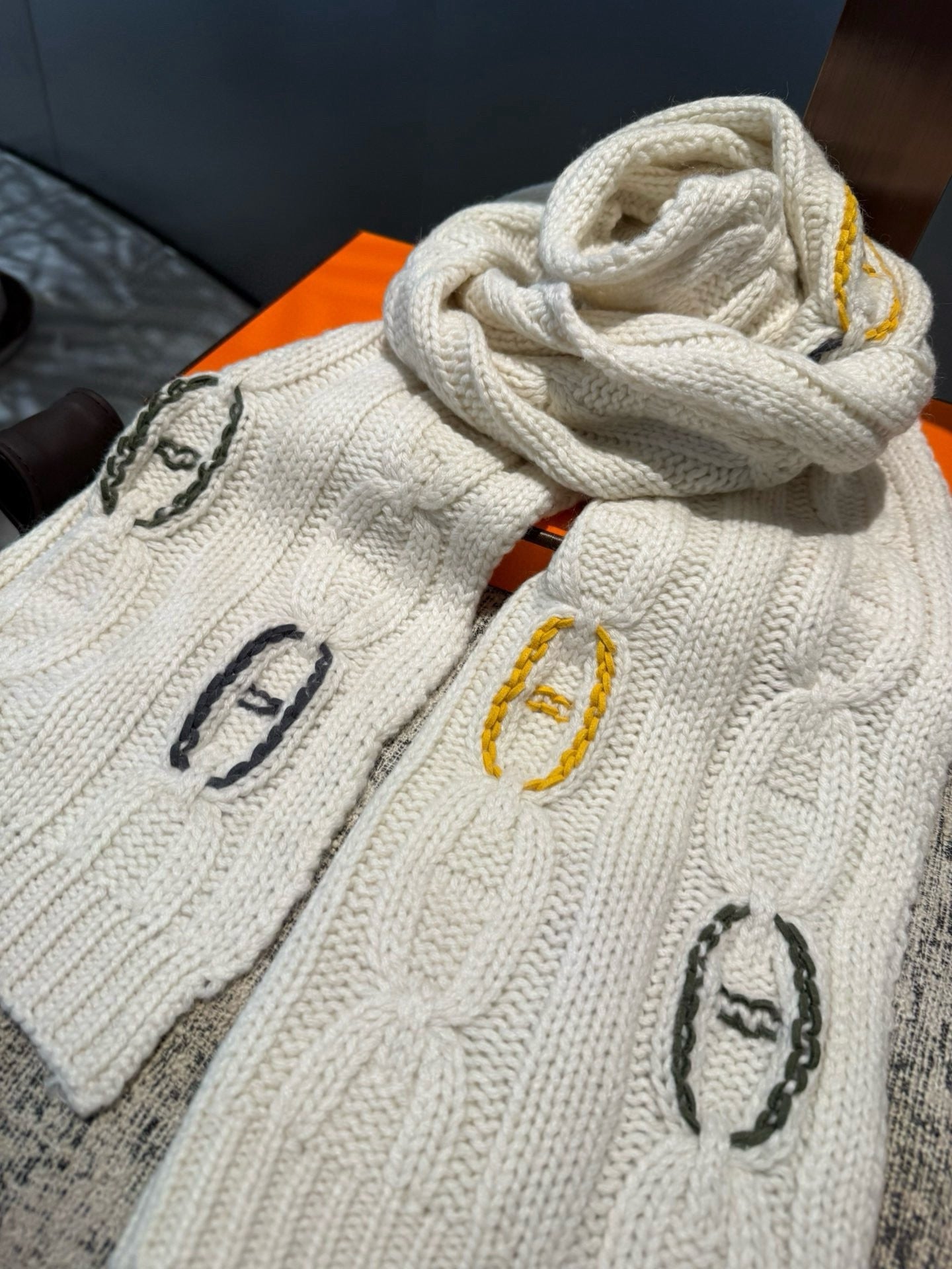 HM Cable Knit Scarf 170CM Ivory Hand-Woven 969372