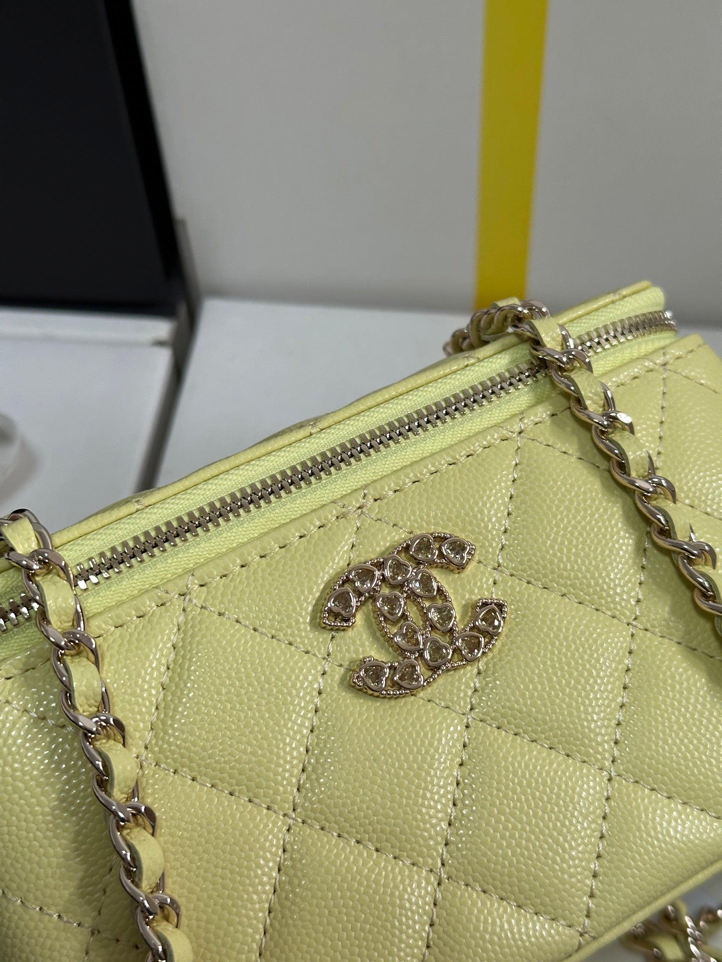 CC 25C Vanity Case 17cm Yellow Caviar Leather Heart Rhinestone Light Gold Hardware 243418
