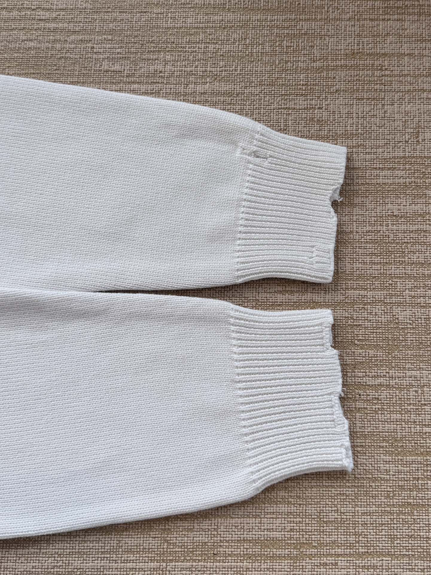 Balenciaga 25 Ripped knit sweater White Wool 0019