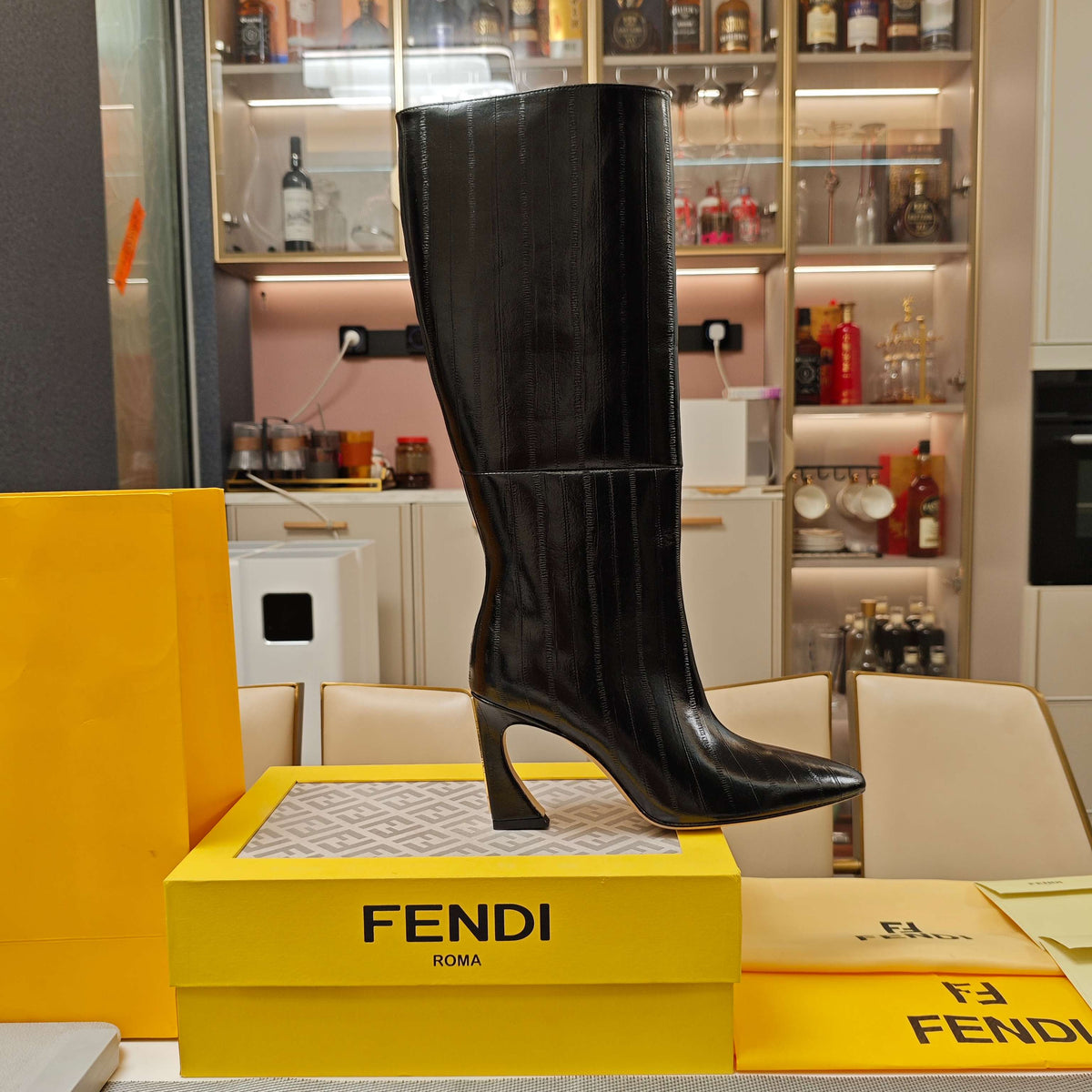 Fendi 25ss high-heeled boots black sheepskin 502718