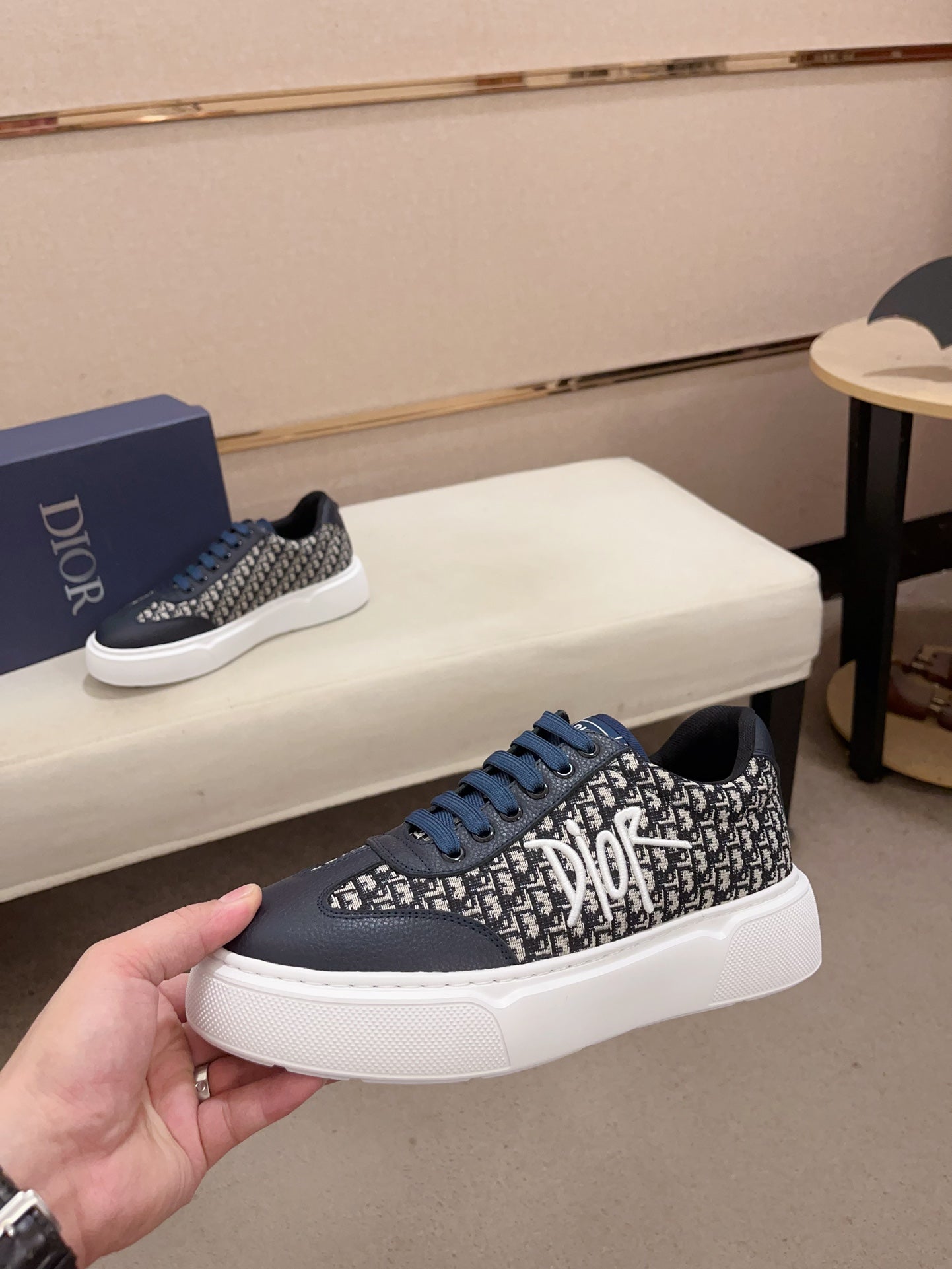 CD HOMME THICK-SOLE SNEAKERS NAVY CALFSKIN