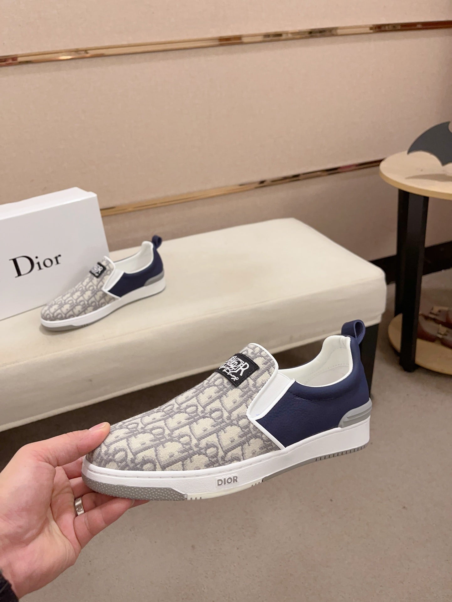 CD SOLAR SLIP-ON NAVY AND IVORY JACQUARD