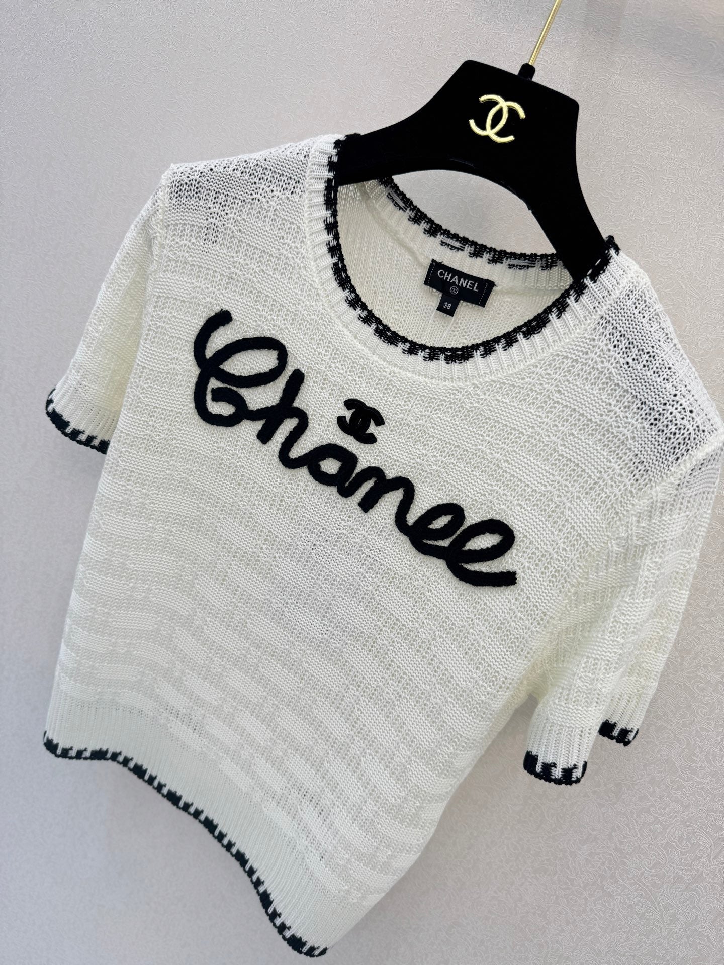 Chanel 2026 Embroidery Logo Short-sleeved Shirt White Black Wool 364270