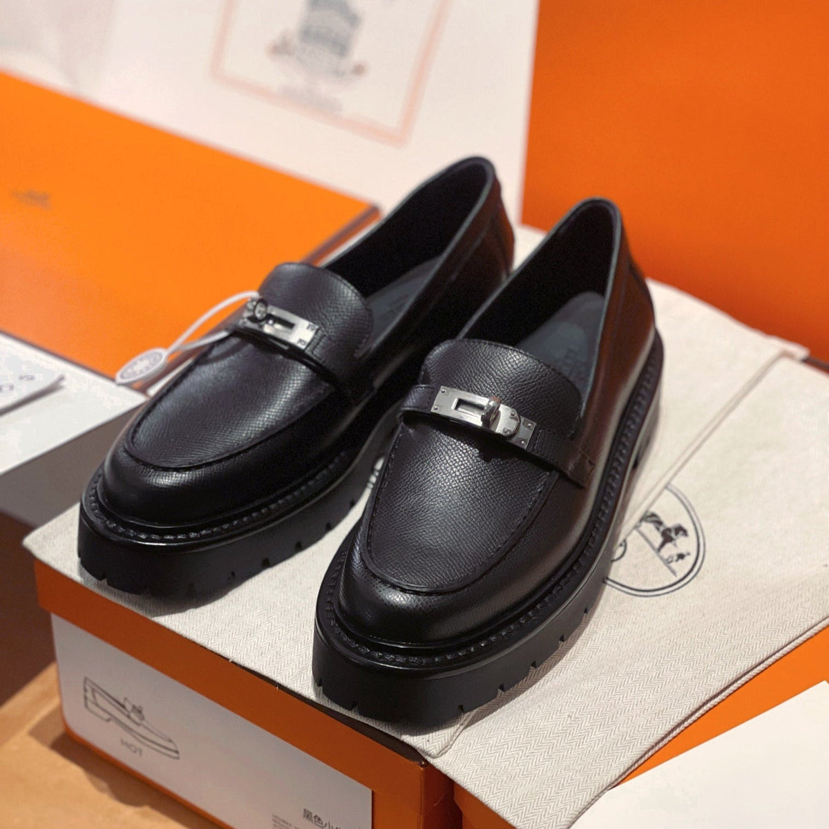 HM Icone Loafer In Black Calfskin 100111