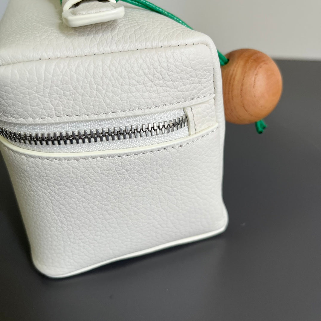 EXTRA POCKET L12 IN WHITE CALFSKIN WITH SILVER HARDWARE