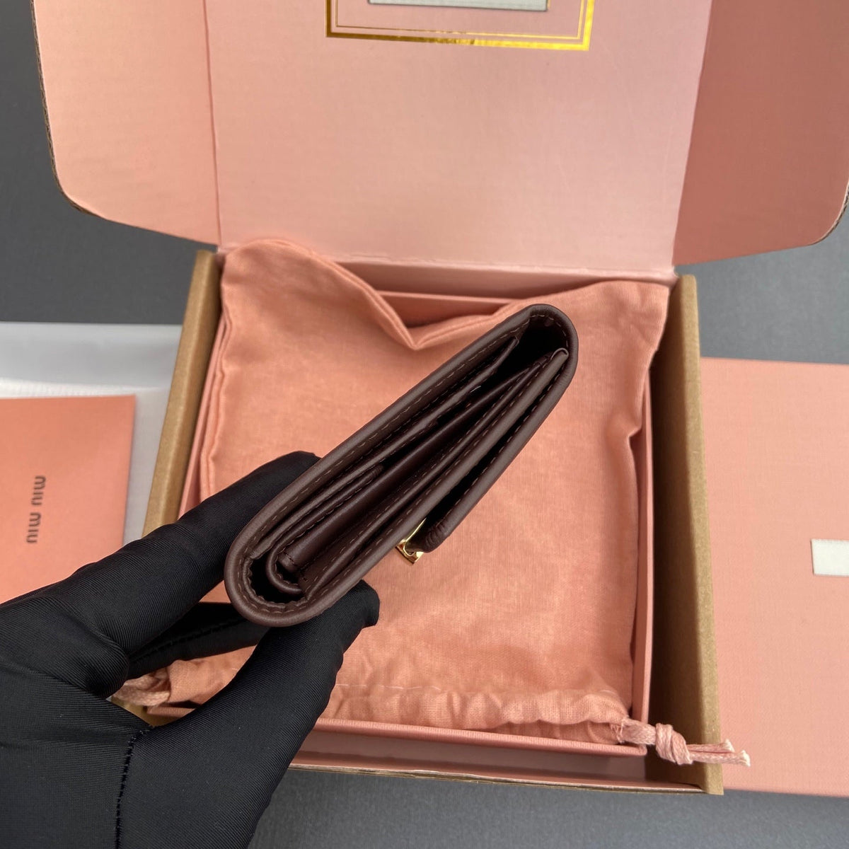 WALLET 12 IN ZAMBEZI BROWN SMOOTH CALFSKIN GOLD HARDWARE