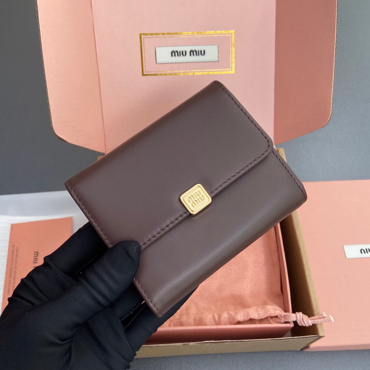 WALLET 12 IN ZAMBEZI BROWN SMOOTH CALFSKIN GOLD HARDWARE