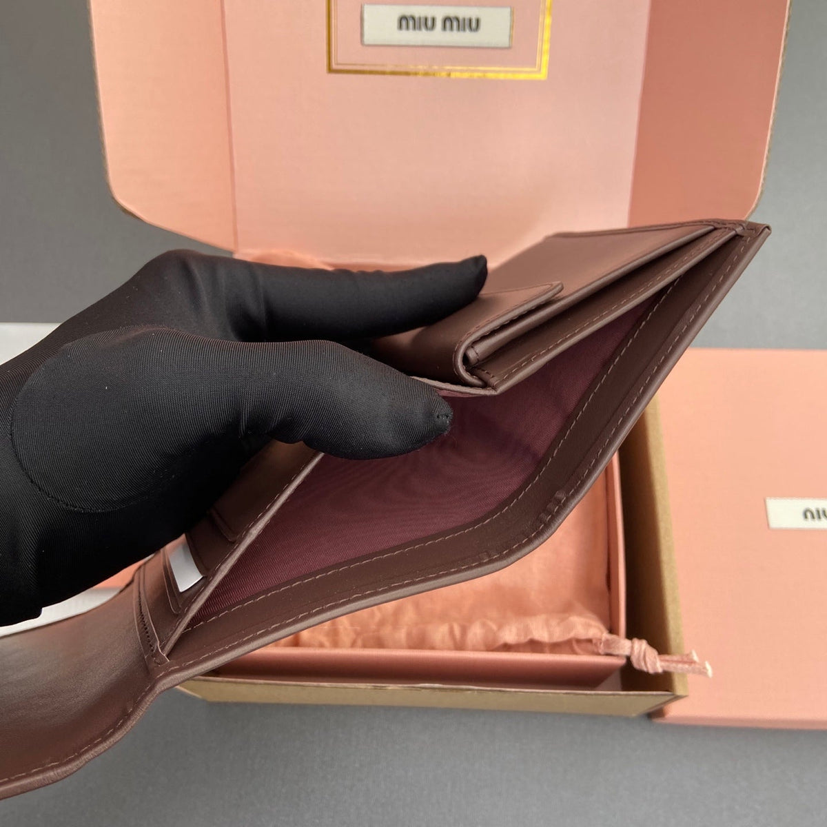 WALLET 12 IN ZAMBEZI BROWN SMOOTH CALFSKIN GOLD HARDWARE