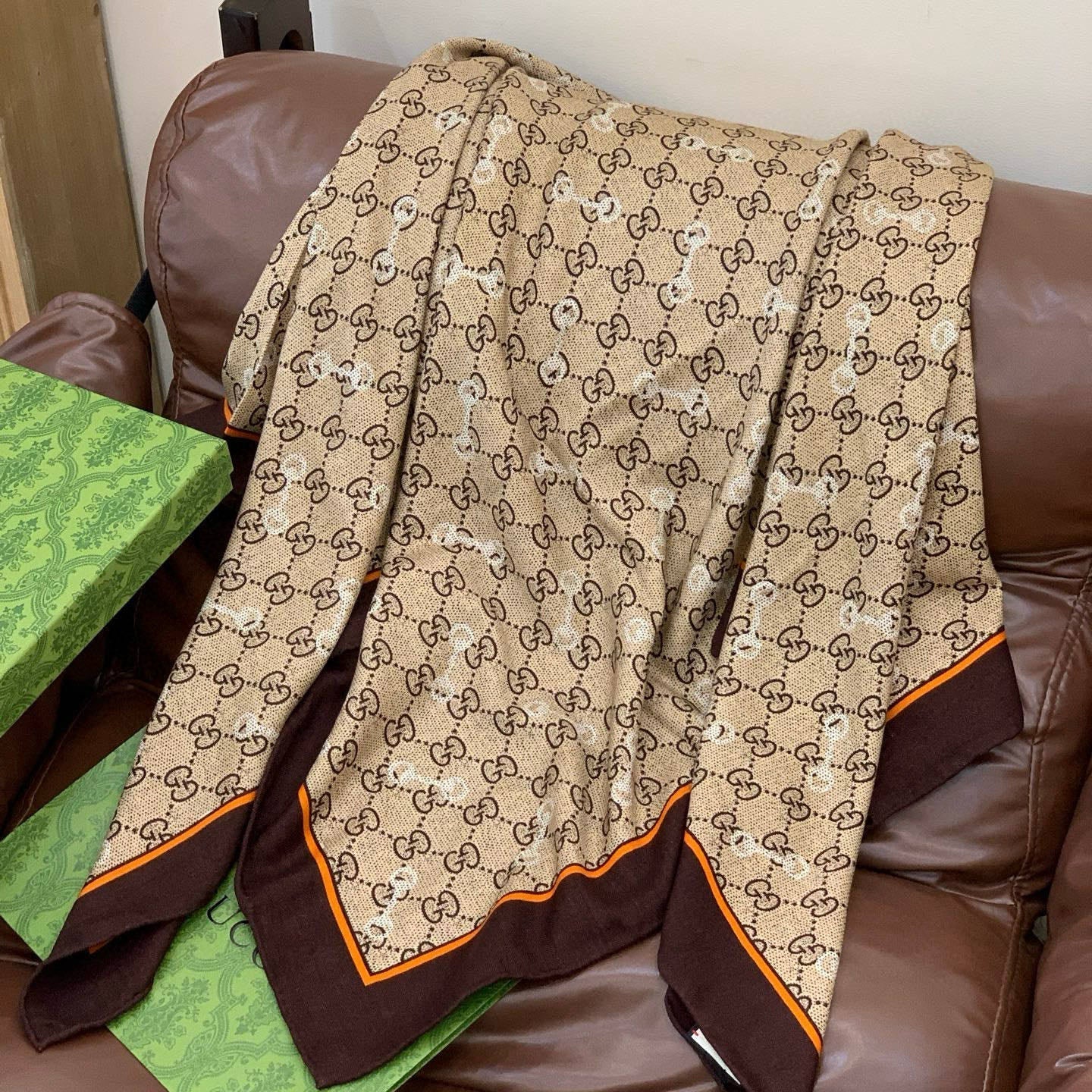 GG Classic 135CM Beige Brown Cashmere 287697