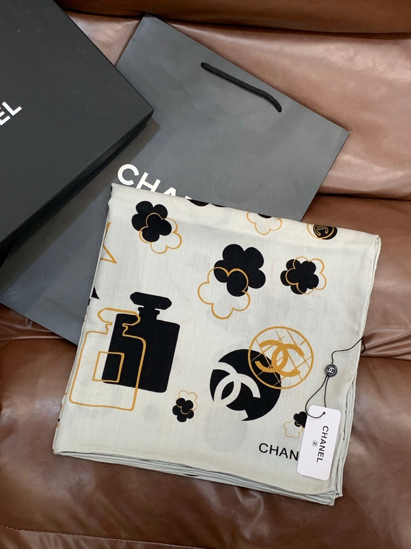 CC 25 Scarf 140cm White Black Cashmere 293181