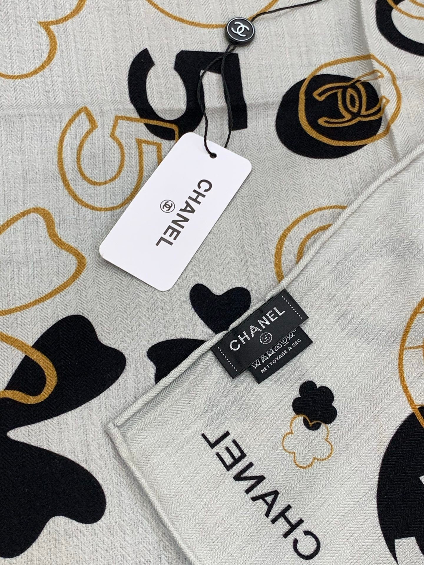 CC 25 Scarf 140cm White Black Cashmere 293181