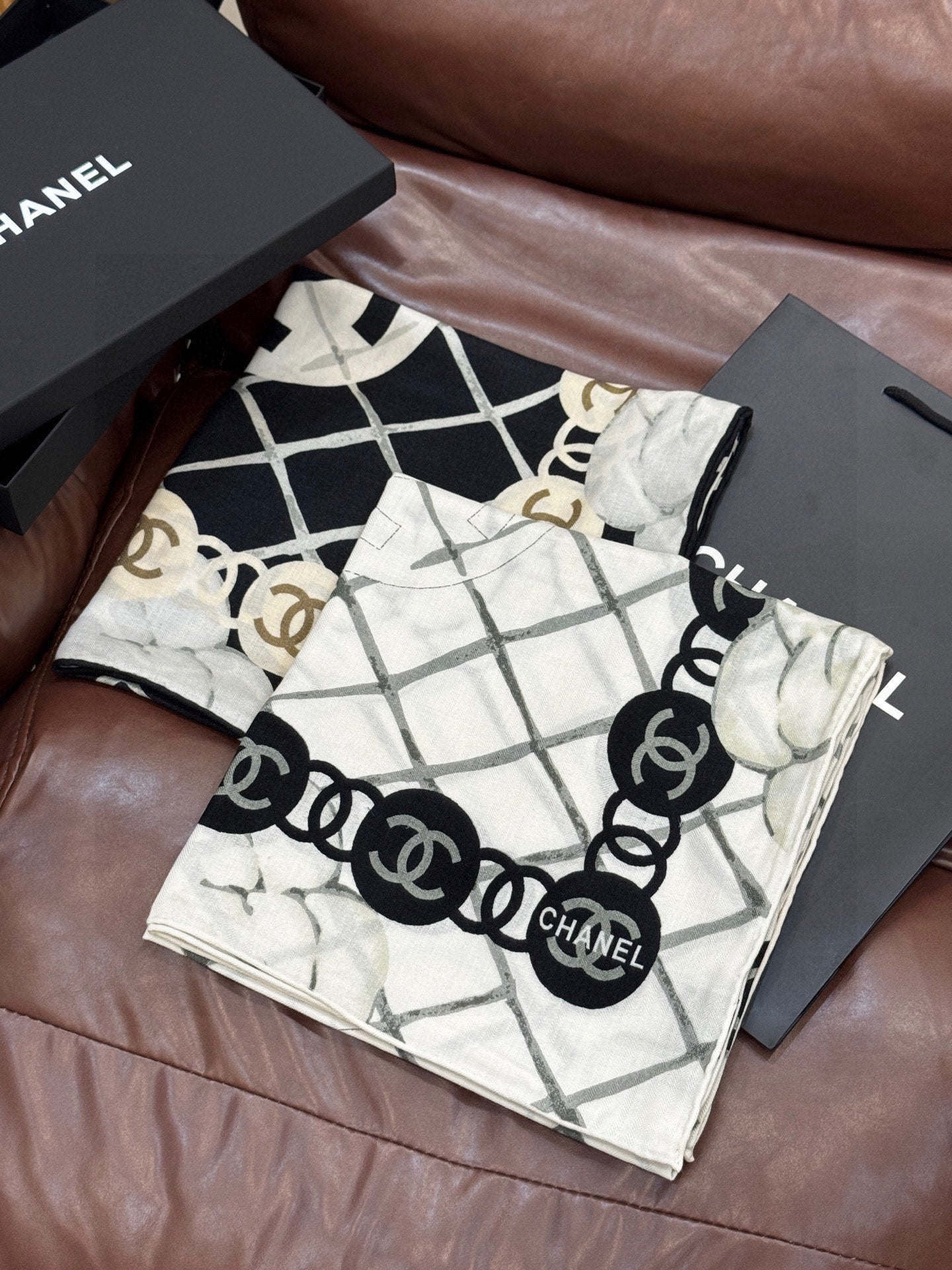 CC 25 Scarf 140cm Black White Cashmere 293218