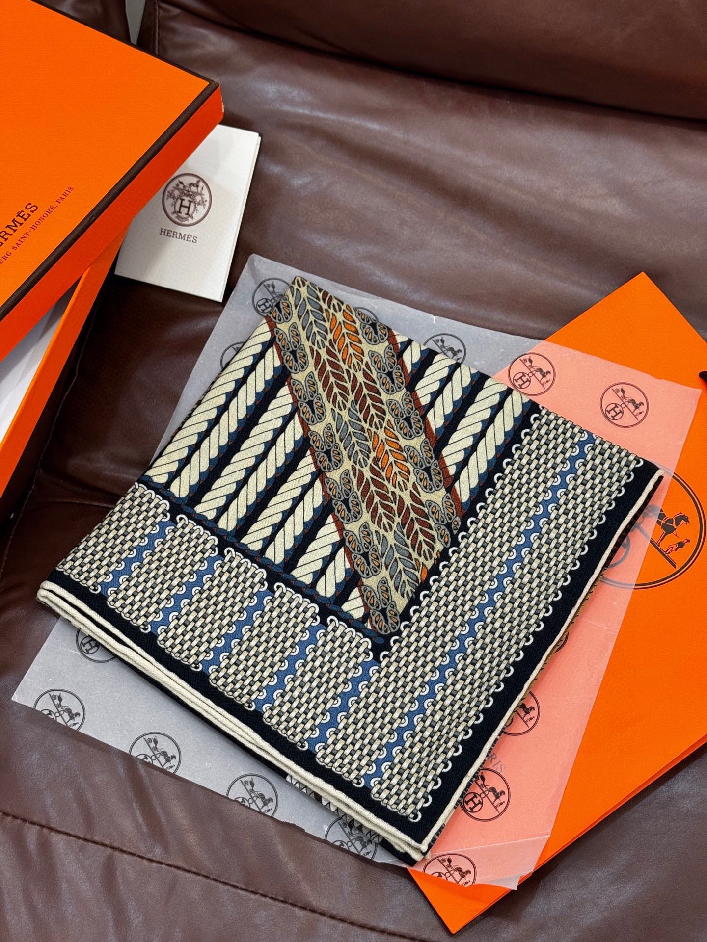 HM Dressage Tressage 140 CM  Black White Colorful Cashmere And Silk 293224