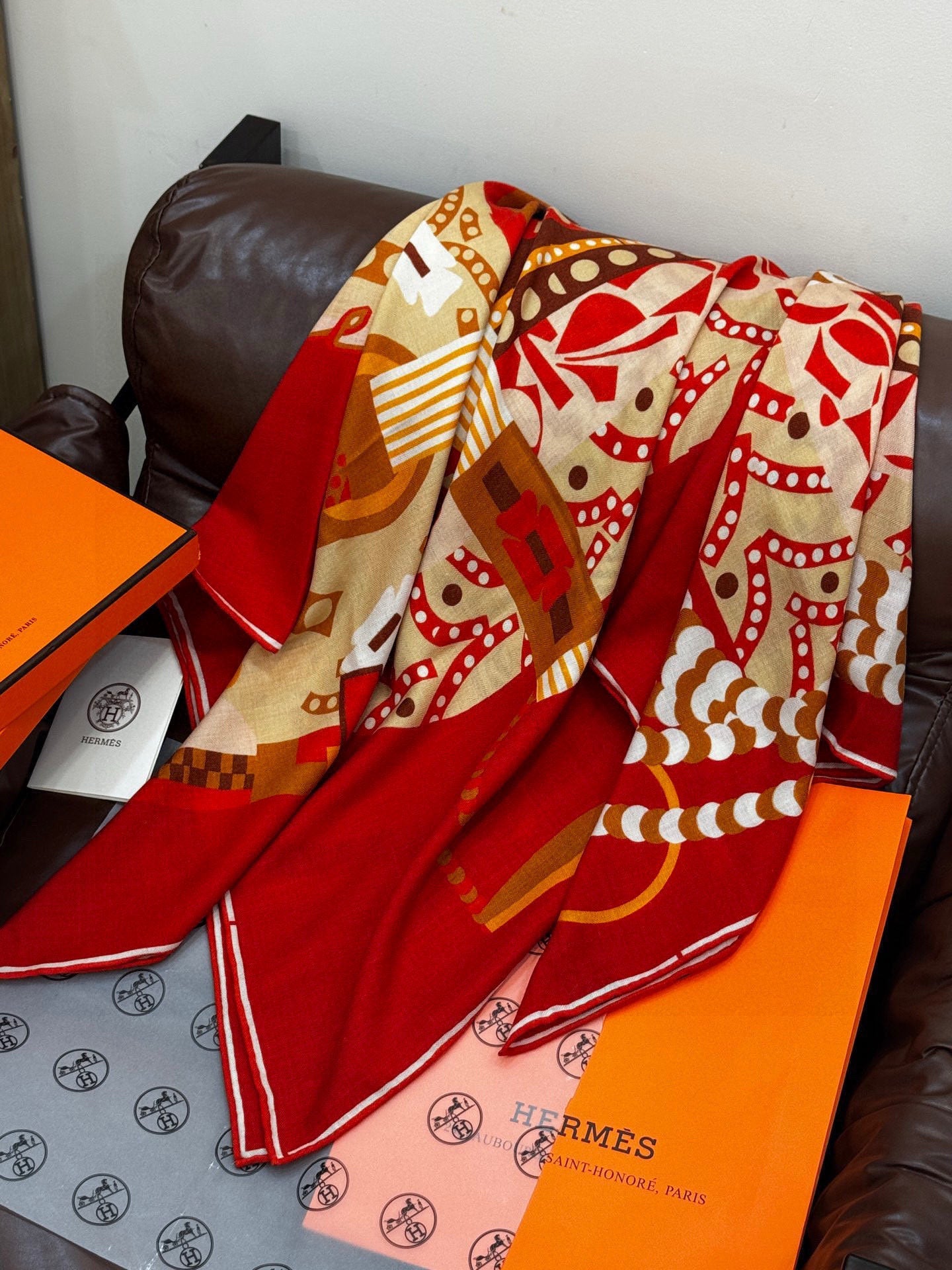 HM Dressage Tressage 140 CM Red Beige Colorful Cashmere And Silk 293232