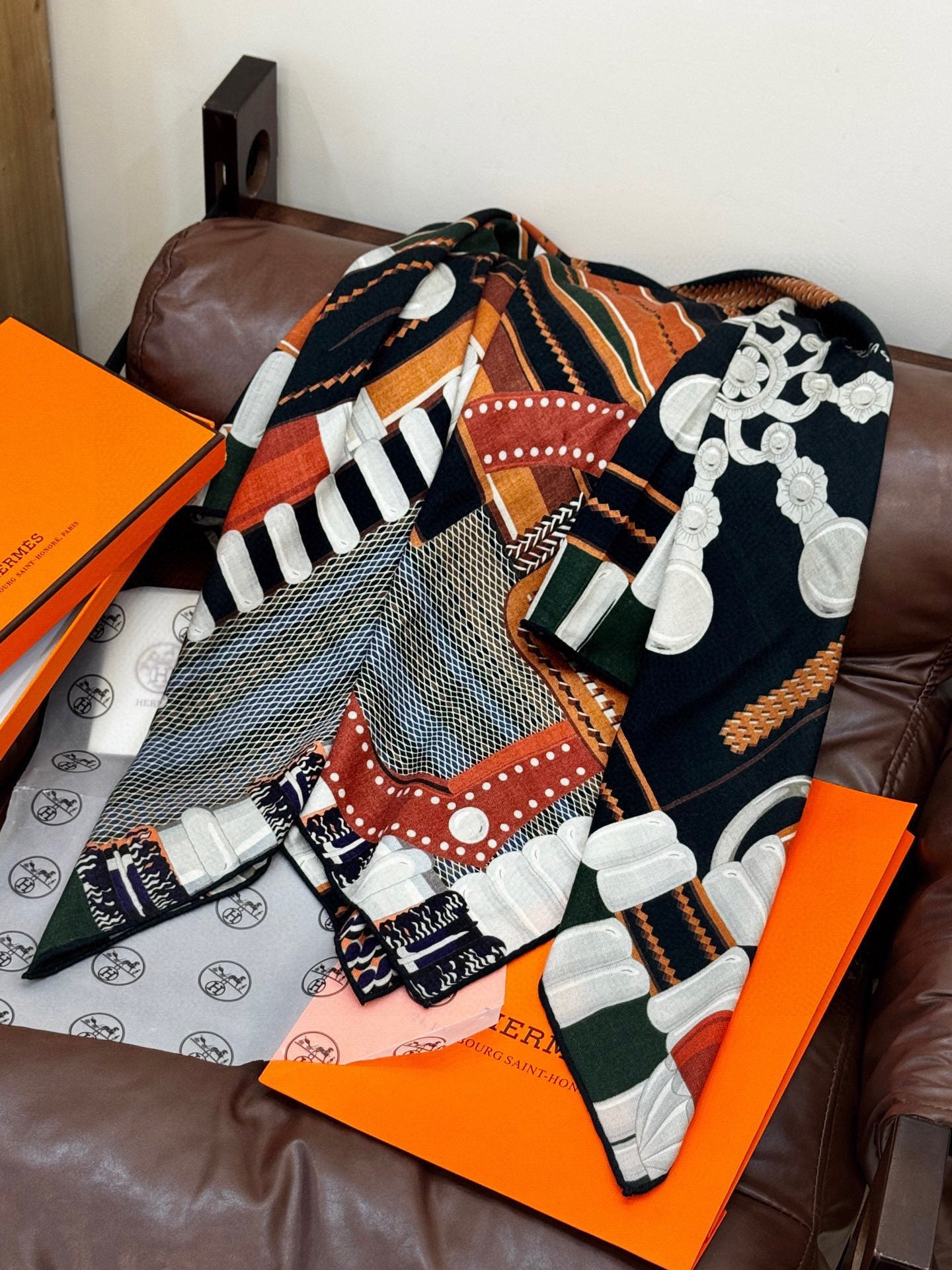 HM Dressage Tressage 140 CM Black Orange Colorful Cashmere And Silk 293243