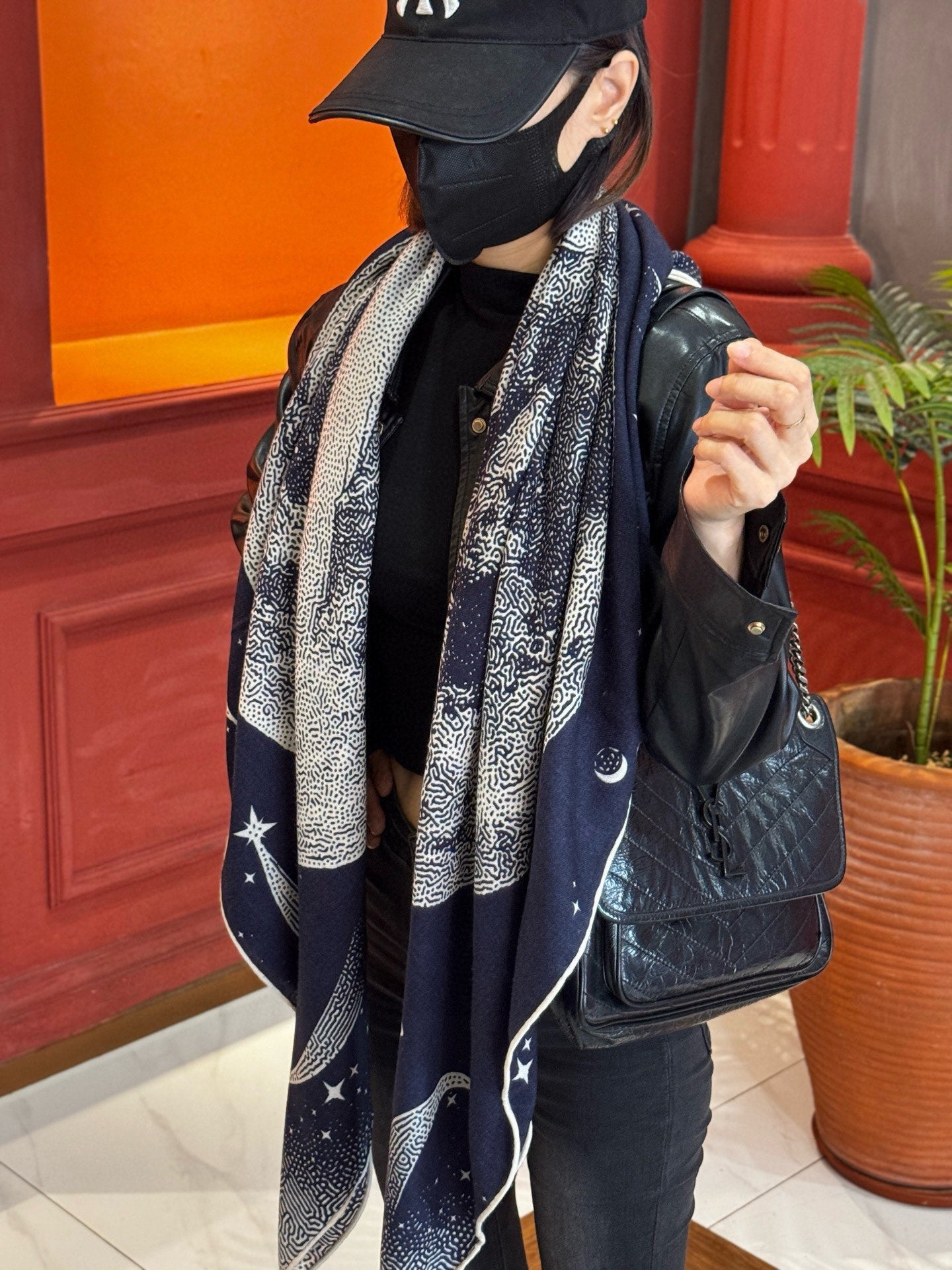 HM Clair de Lune 140 CM Navy Blue Cashmere and Silk 293248