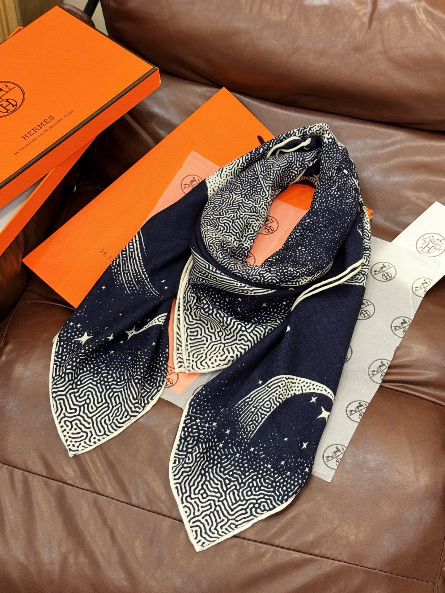 HM Clair de Lune 140 CM Navy Blue Cashmere and Silk 293248