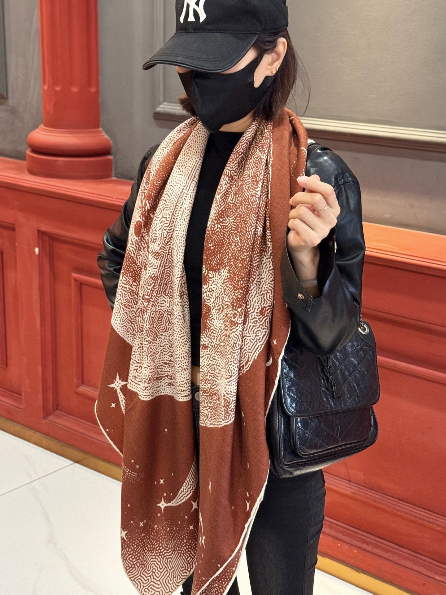 HM Clair de Lune 140 CM Brown Cashmere and Silk 293250