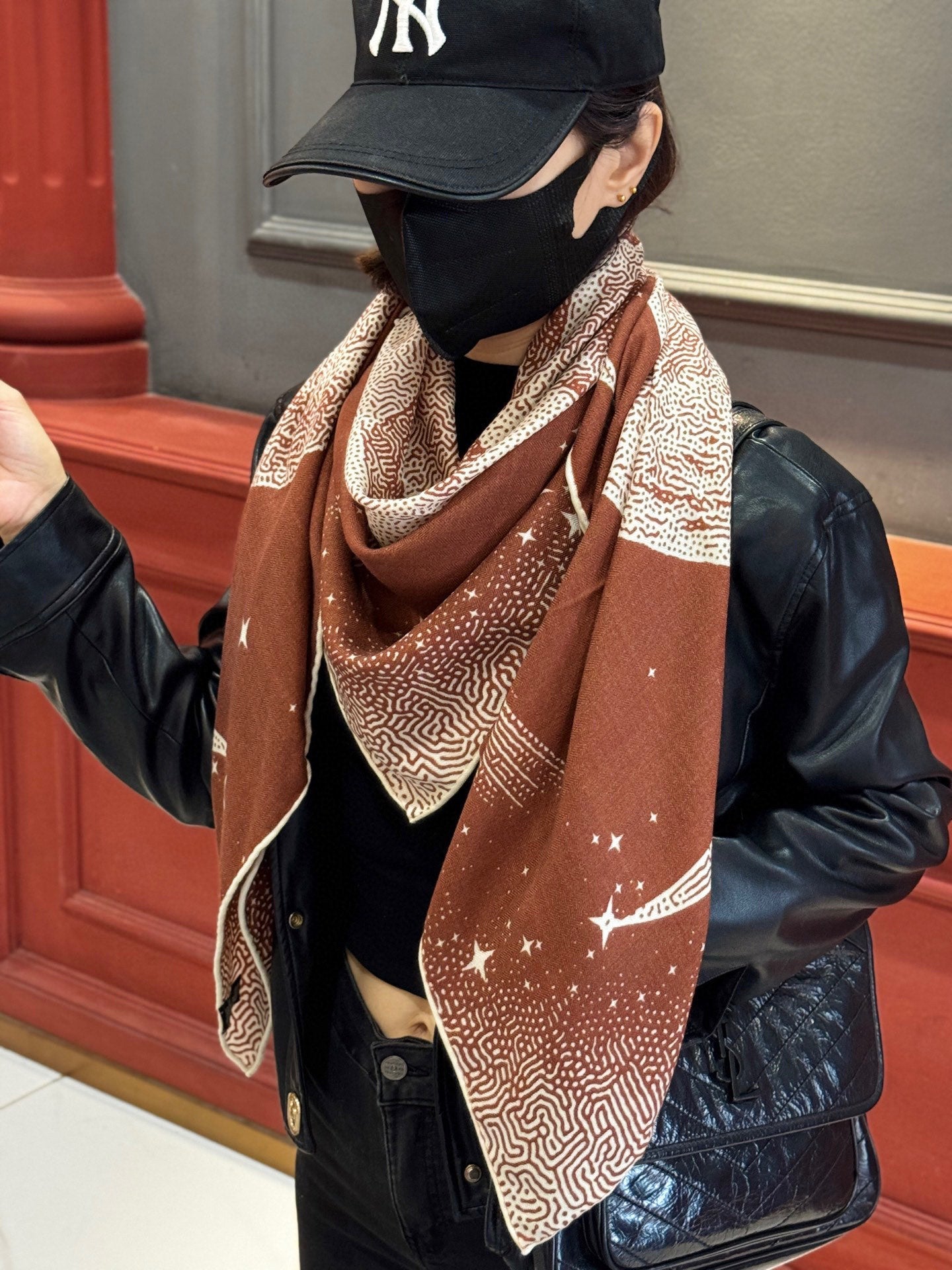 HM Clair de Lune 140 CM Brown Cashmere and Silk 293250