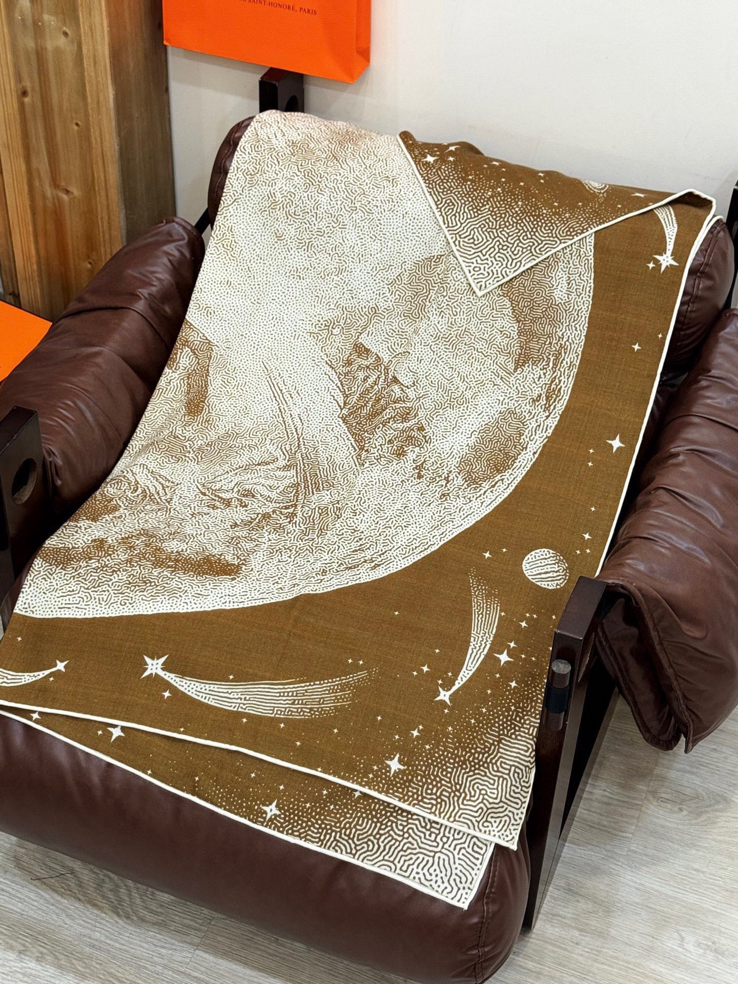 HM Clair de Lune 140 CM Warm Brown Cashmere and Silk 293251