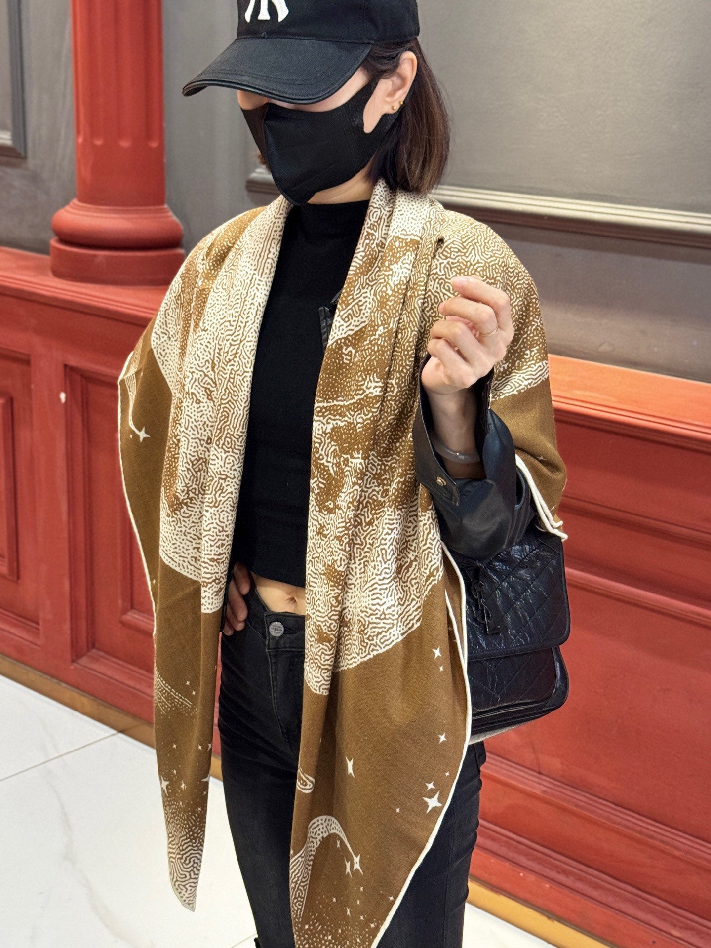 HM Clair de Lune 140 CM Warm Brown Cashmere and Silk 293251