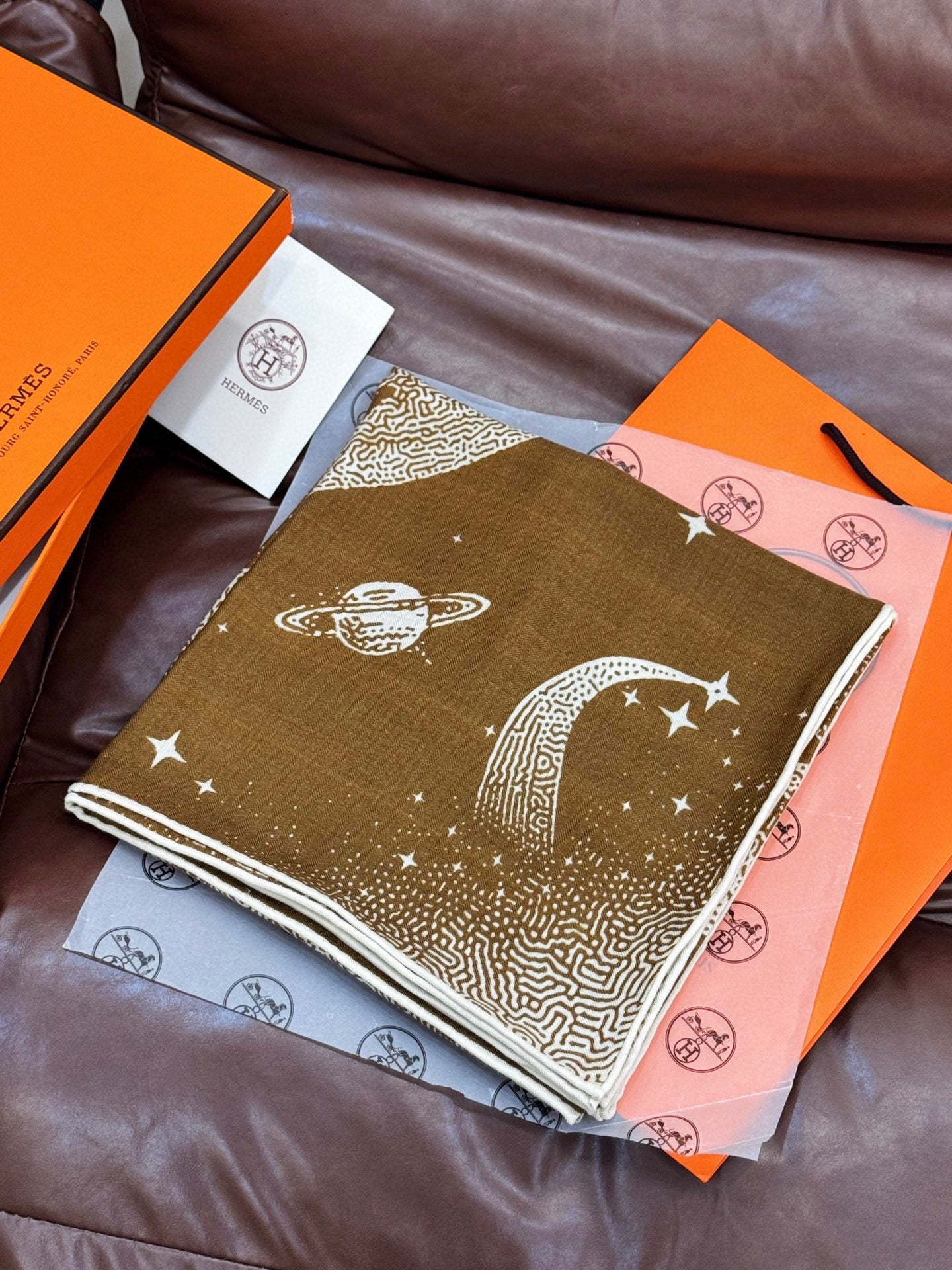 HM Clair de Lune 140 CM Warm Brown Cashmere and Silk 293251