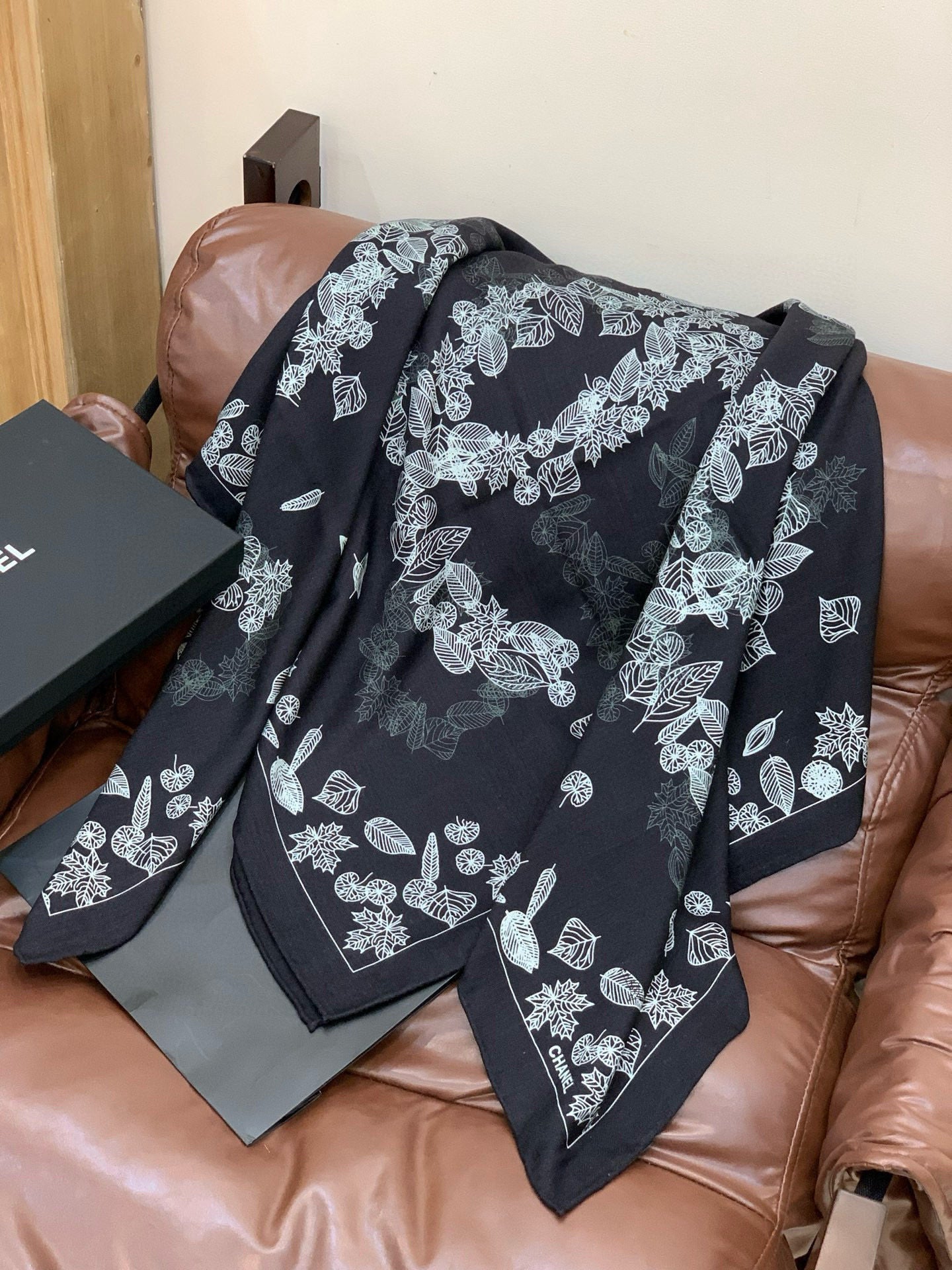 CC 25 Scarf 140cm Black Gray Cashmere 293260