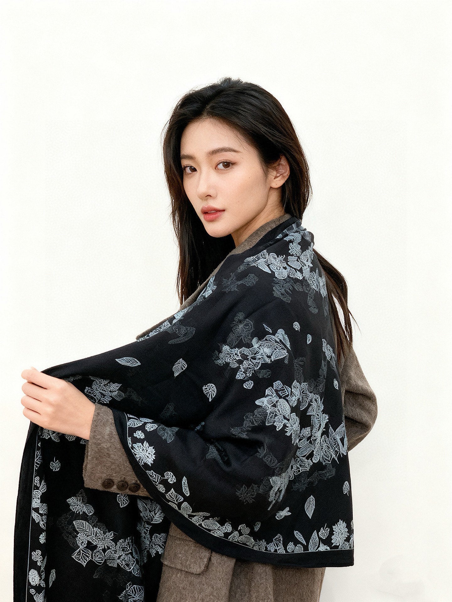 CC 25 Scarf 140cm Black Gray Cashmere 293260