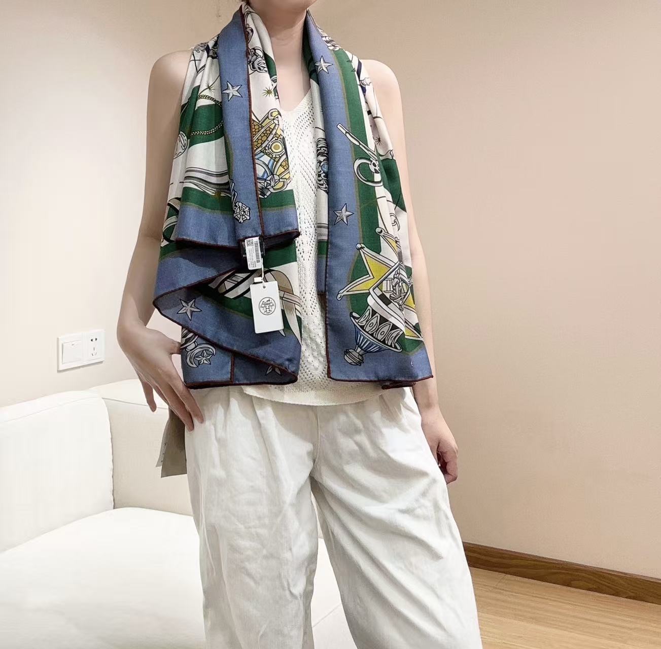 HM  Creative Origins Scarf 135CM Blue White Cashmere Silk 969435