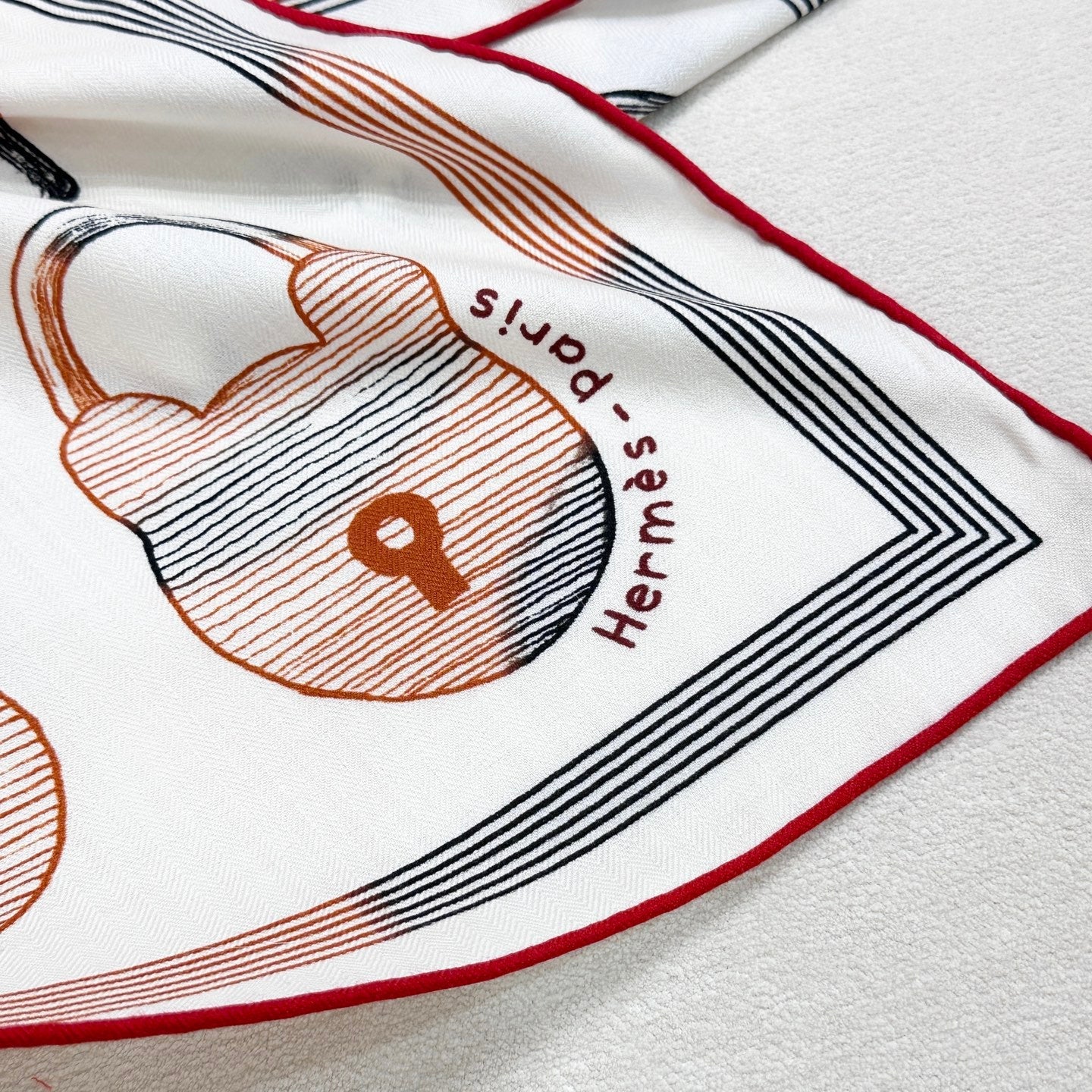 HM Reversible Shawl Scarf 135CM White Deep Red Cashmere Silk 969421