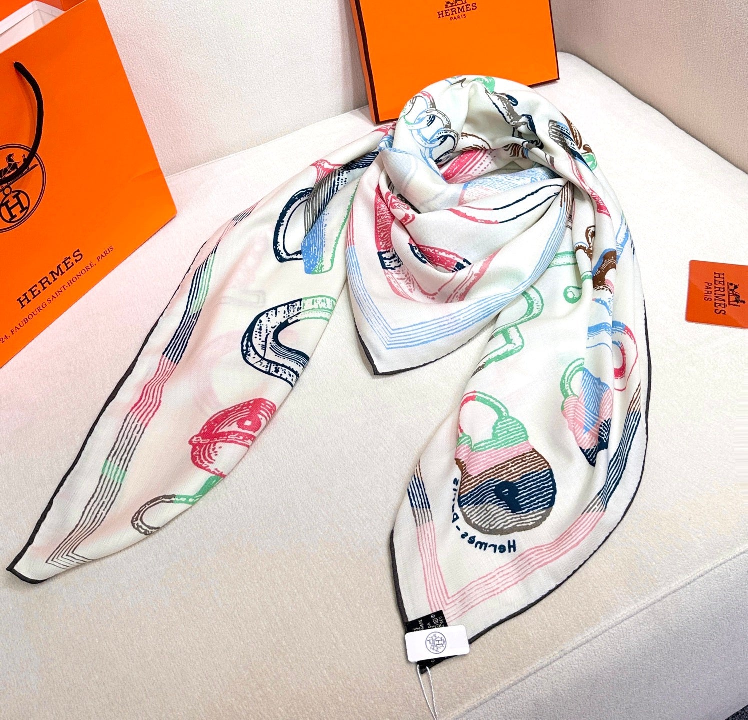 HM Reversible Shawl Scarf 135CM White Pink Cashmere Silk 969422