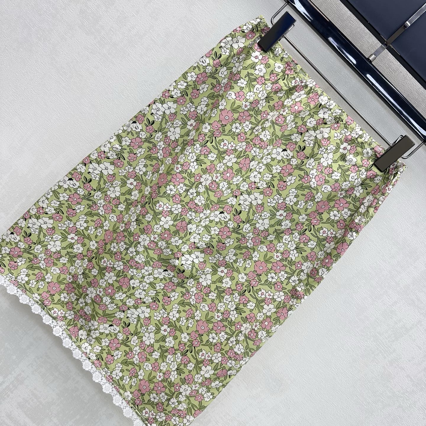 Miumiu 2026 Floral Lace-Trimmed Midi Skirt Green Pink Cotton 396669