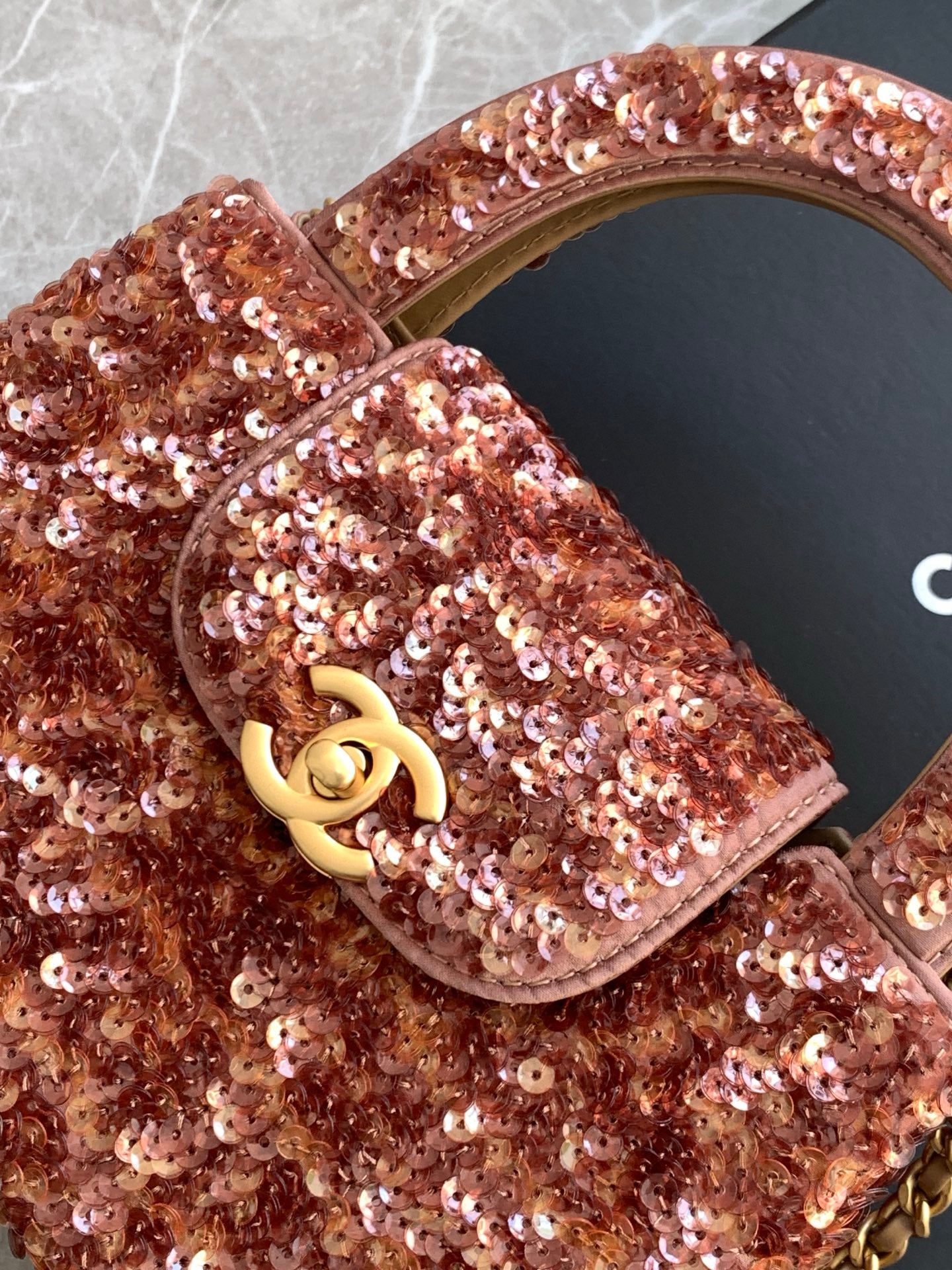 Chanel 2025 Kelly Bag 19cm Pinkish-brown Sequin Leather 319629