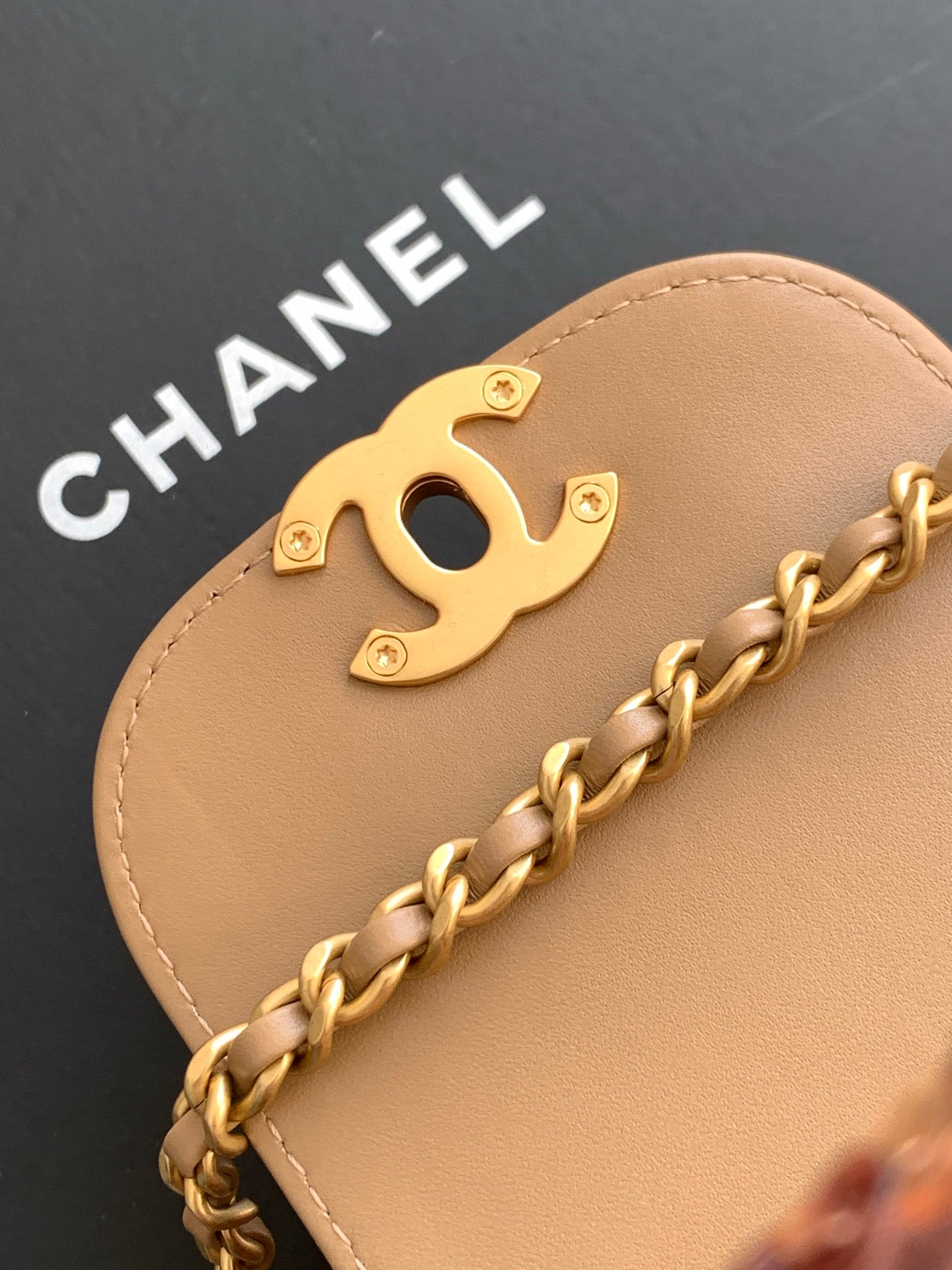 Chanel 2025 Kelly Bag 19cm Pinkish-brown Sequin Leather 319629