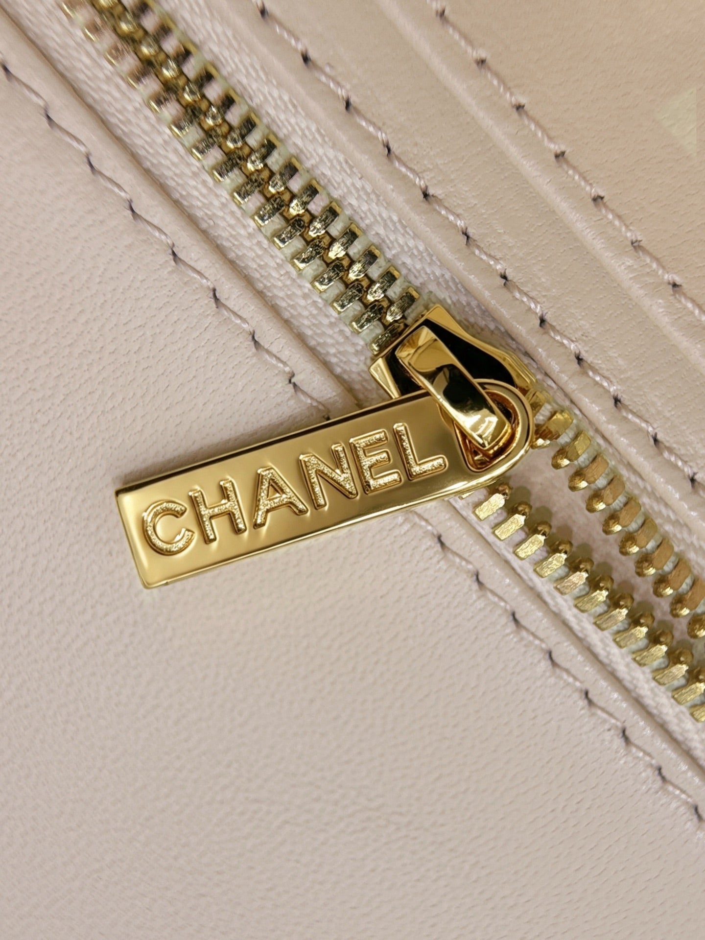 Chanel 2026 Sparkling Sequined Bag 21cm Leather