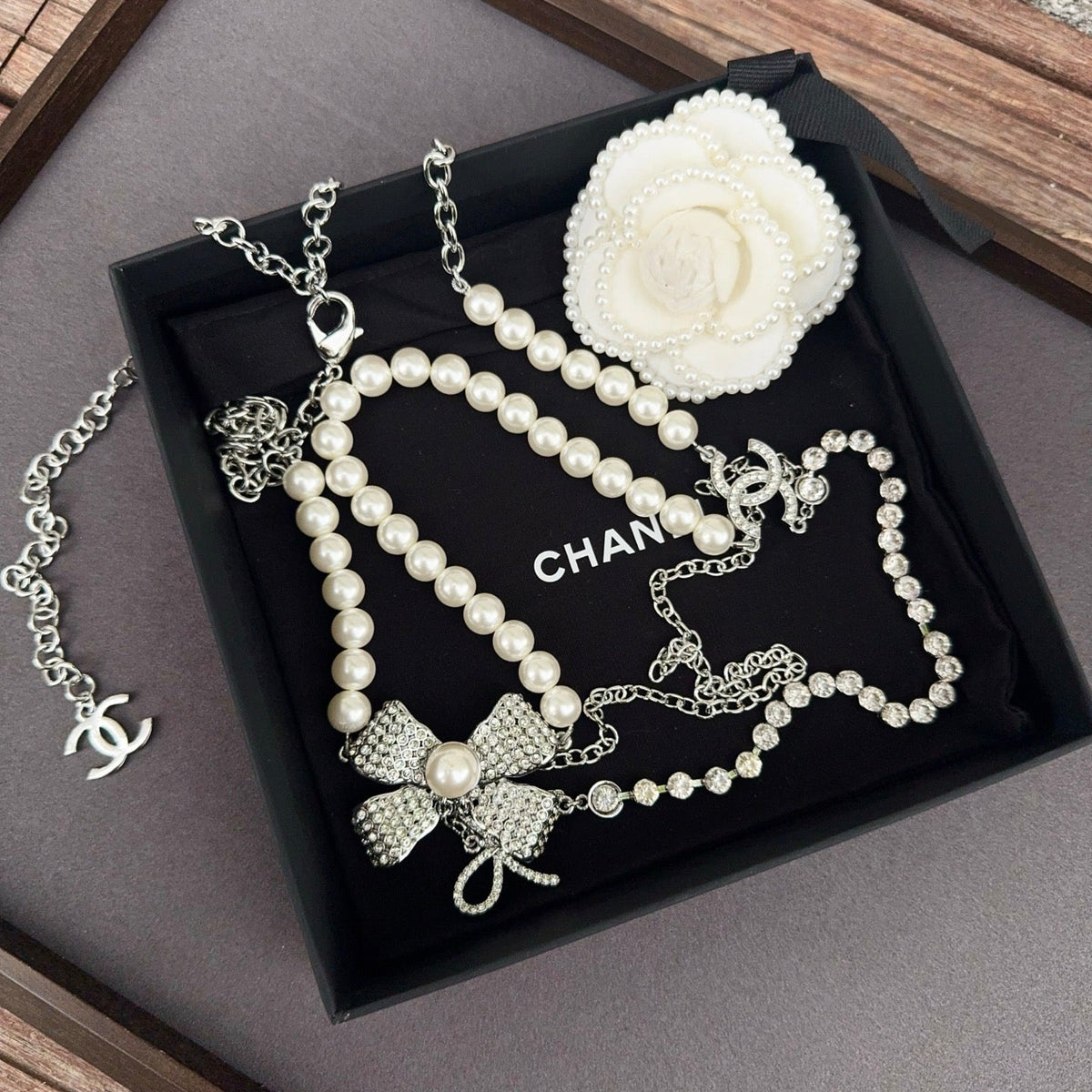 Chanel 2026 Pearl CC Bow Rhinestone Waist Chain Belt 202586