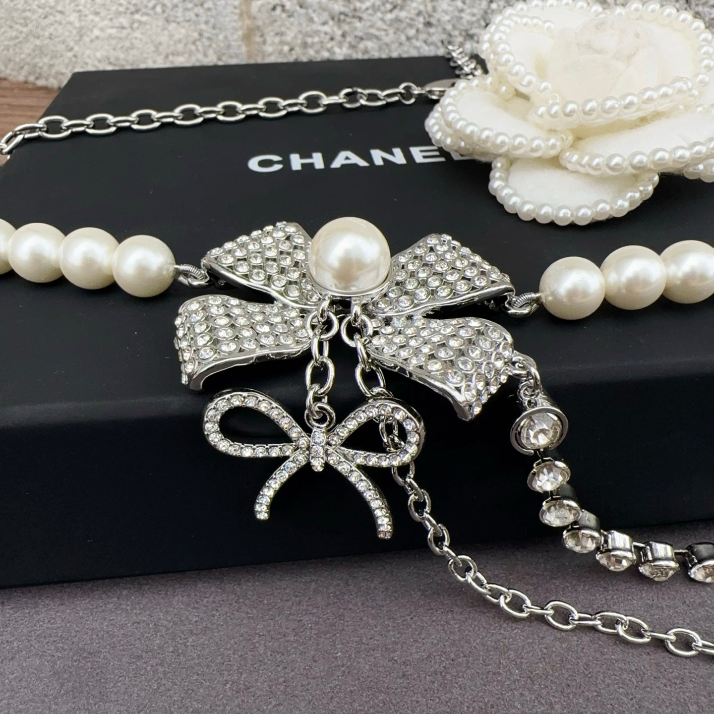 Chanel 2026 Pearl CC Bow Rhinestone Waist Chain Belt 202586