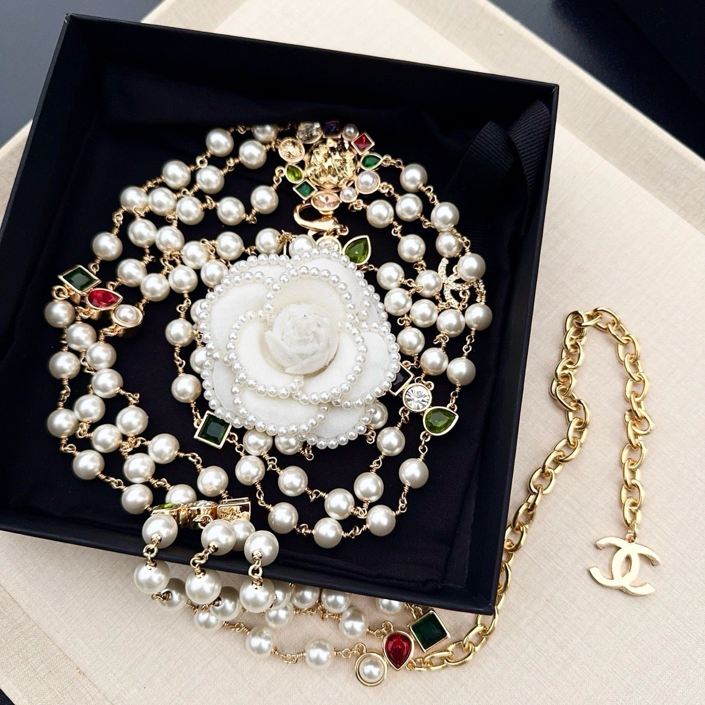 Chanel 2026 Pearl Choker Camellia Charm Belt 205839