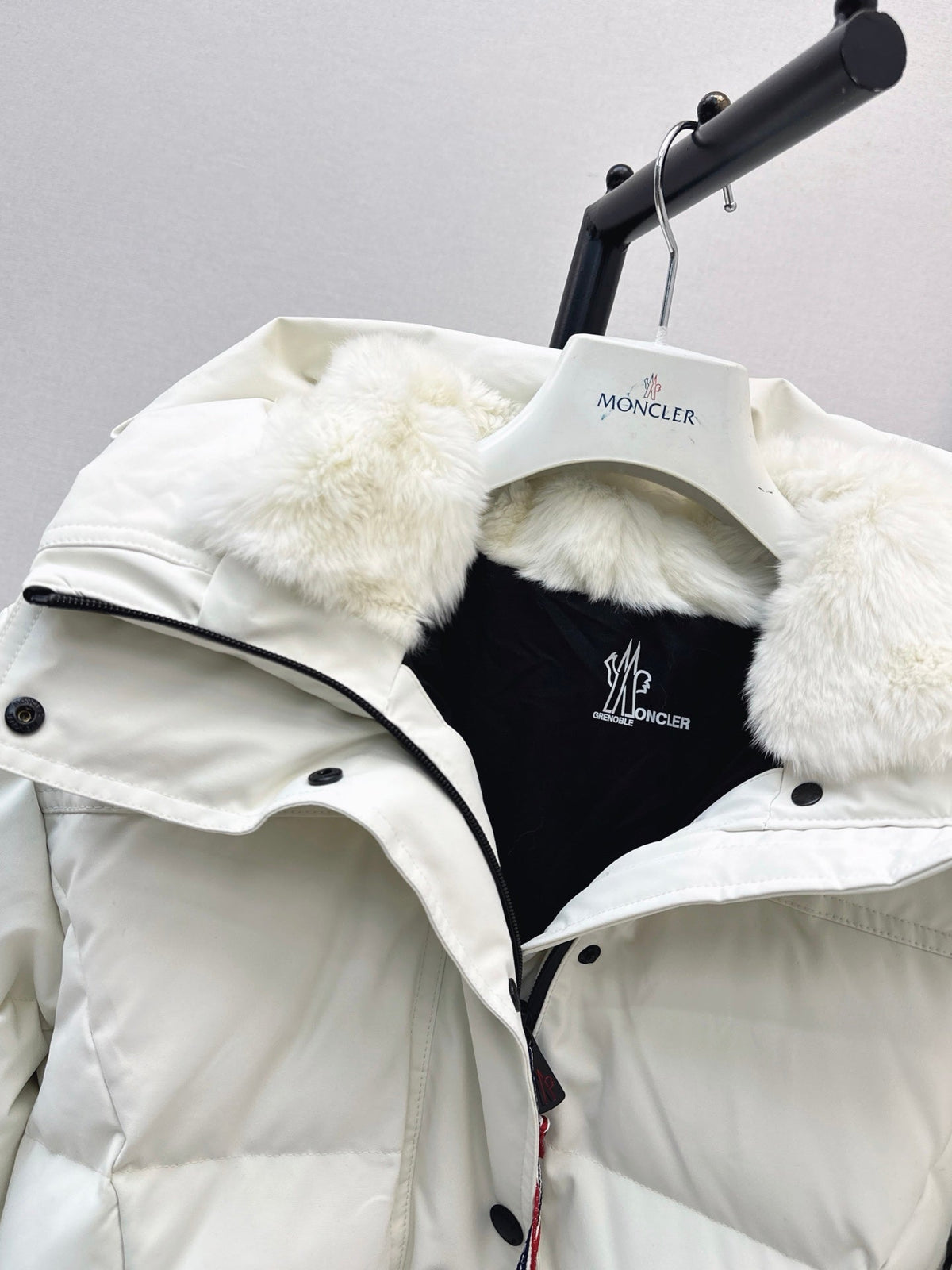 Moncler 2026 Hooded Ski Jacket White Down Polyester 780288