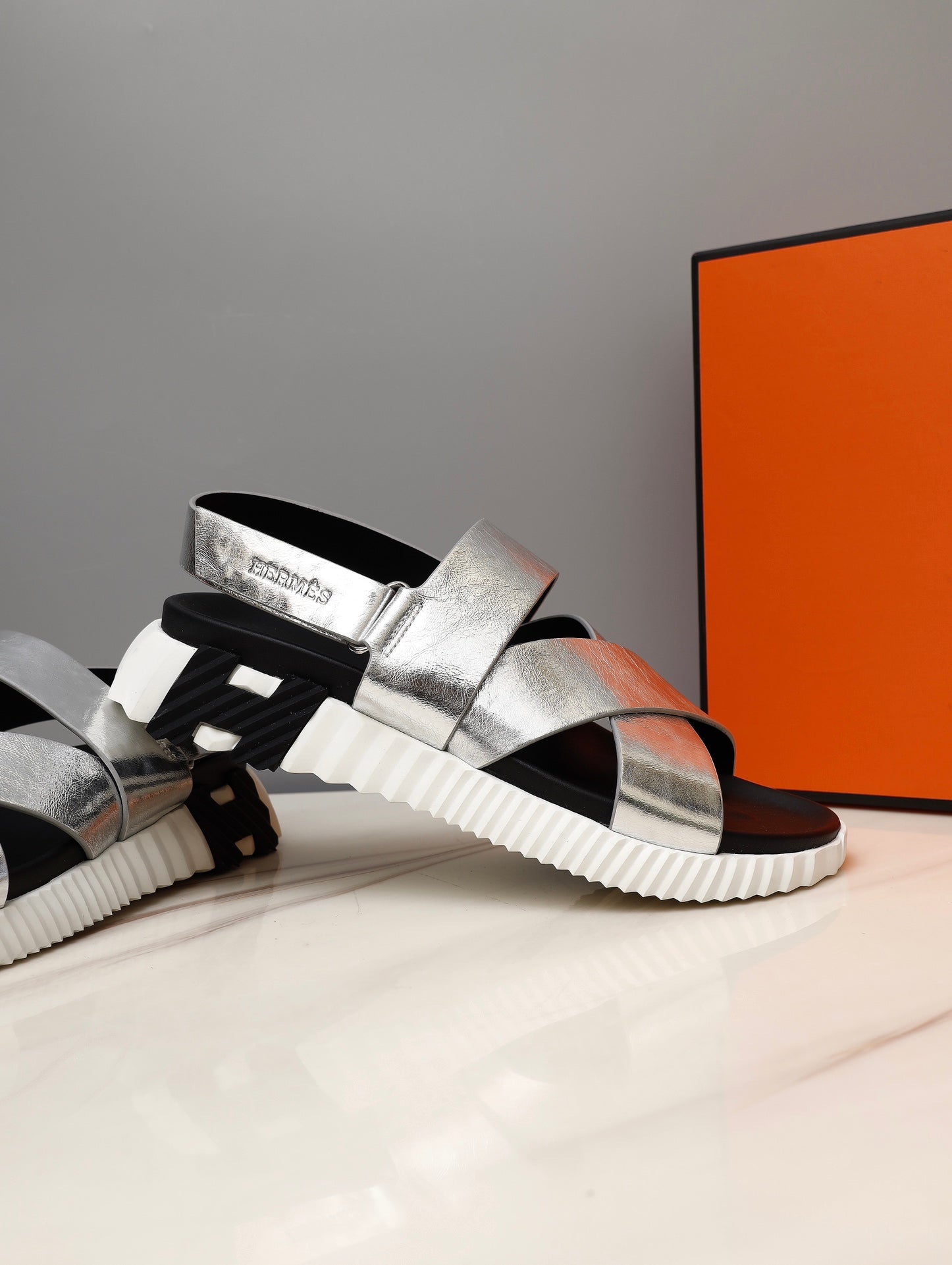 HM ELECTRIC SANDAL SILVER CALFSKIN