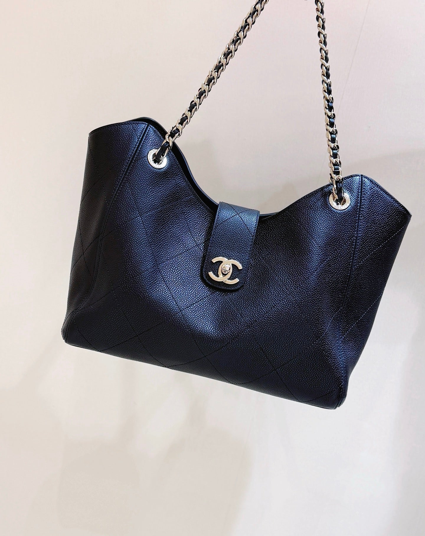 Chanel 2026 Hobo Tote Bag 40cm Black Caviar Calfskin