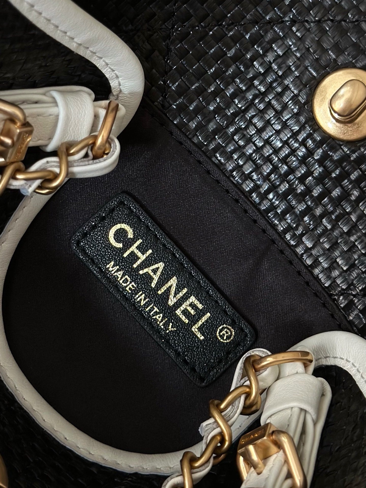 Chanel 2025 Maxi Hobo Bag 31cm Black mix White Straw Leather 320857