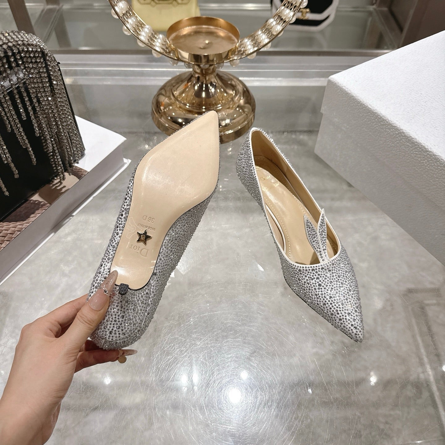 CD 26 Pump Light Gray Full Diamond Sheepskin 592199