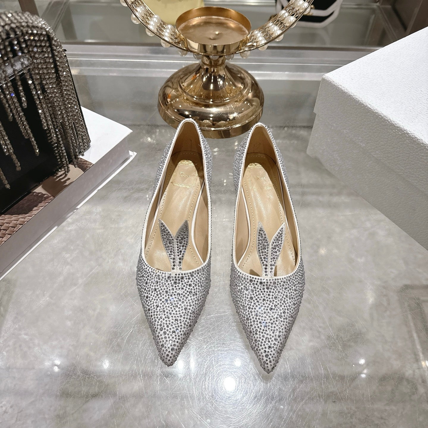 CD 26 Pump Light Gray Full Diamond Sheepskin 592199