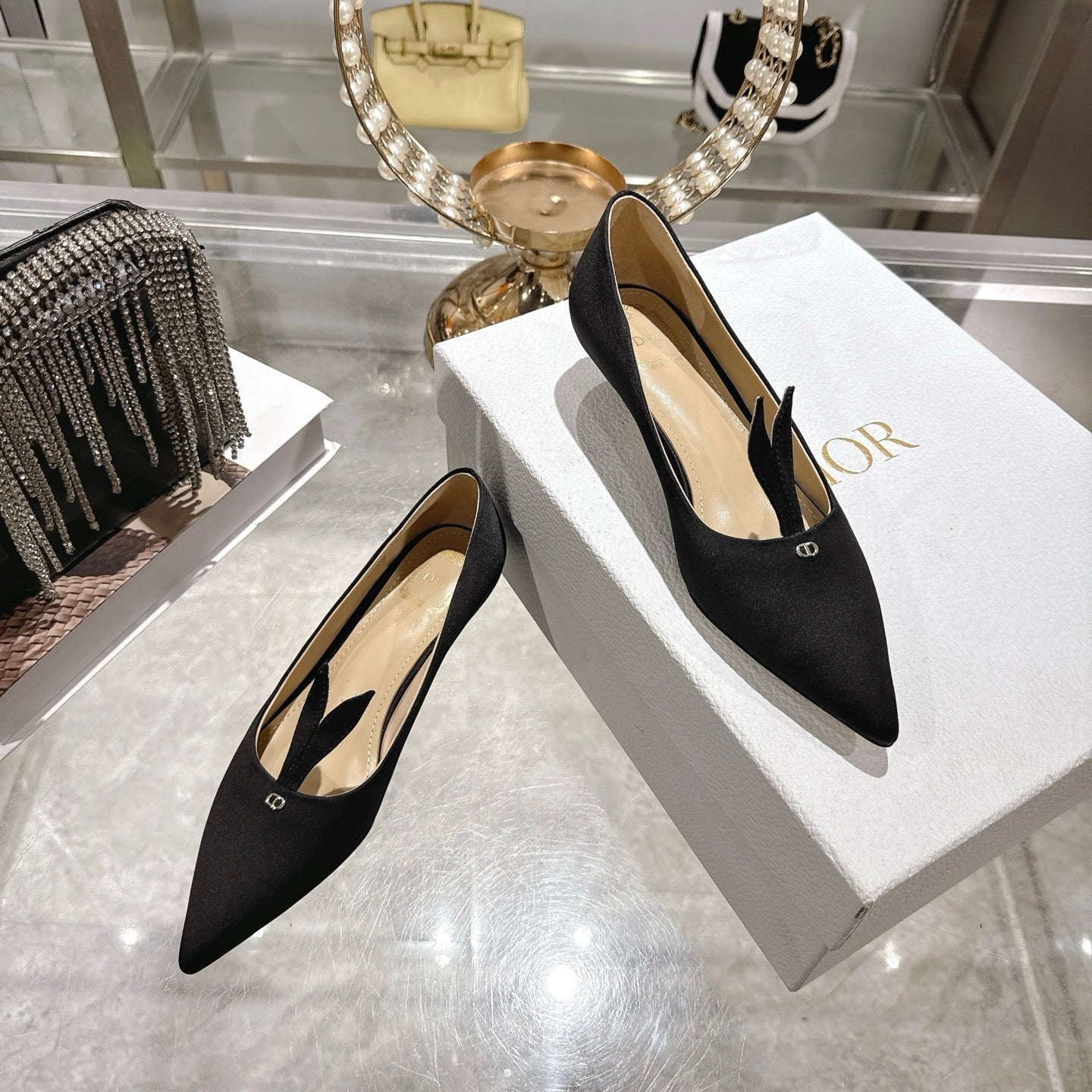 CD 26 Pump 35mm Black Silk Satin 592204